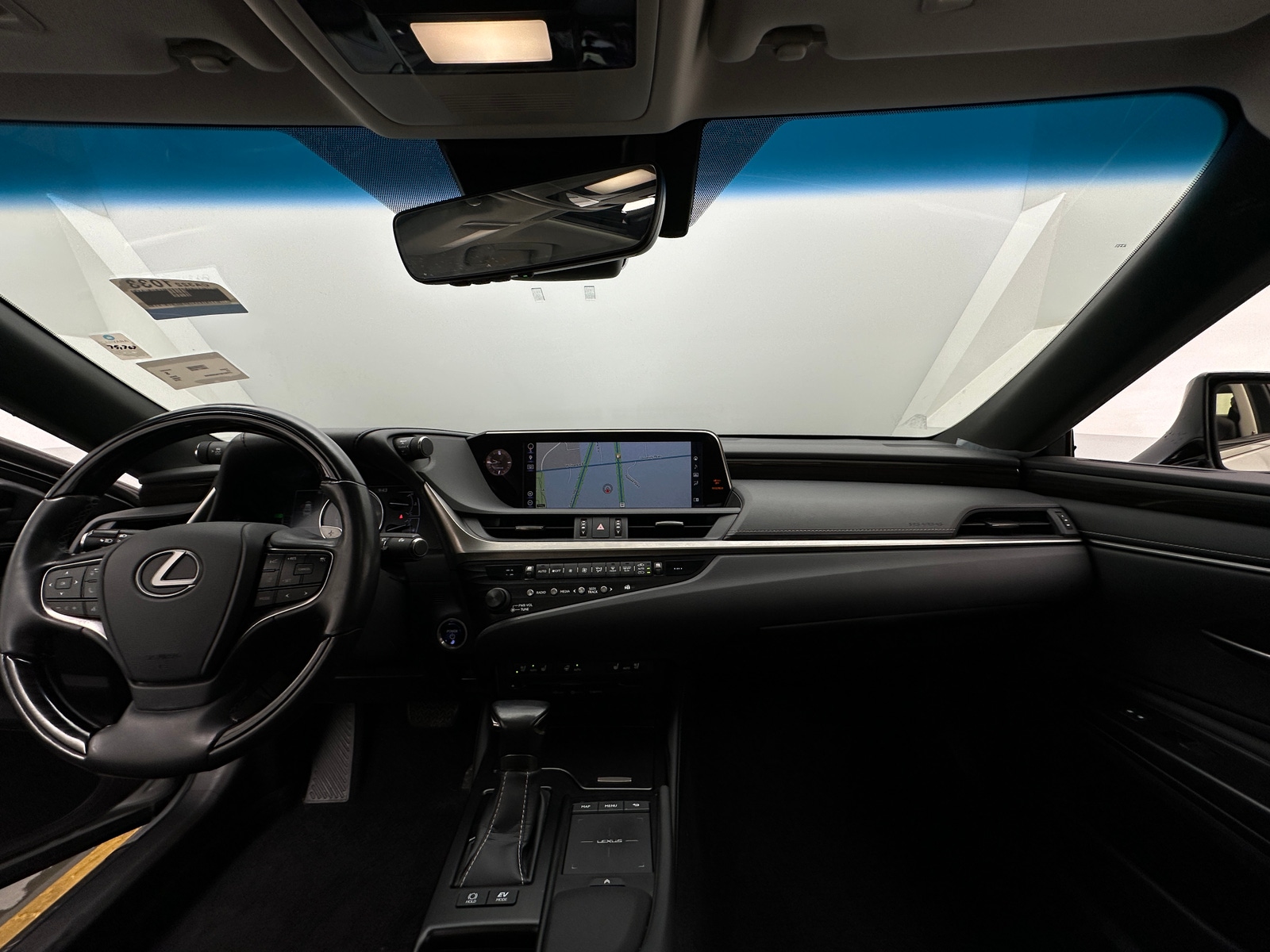Thumbnail: 2019 Lexus ES - 3