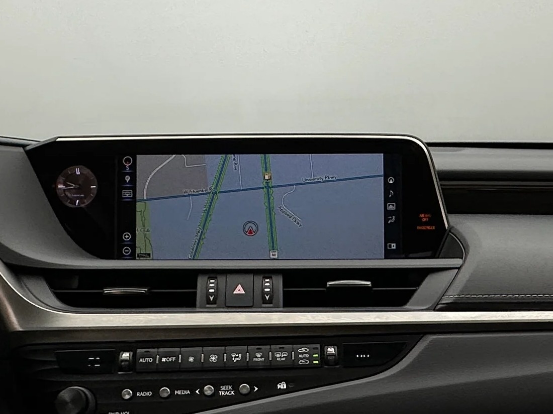 Thumbnail: 2019 Lexus ES - 4