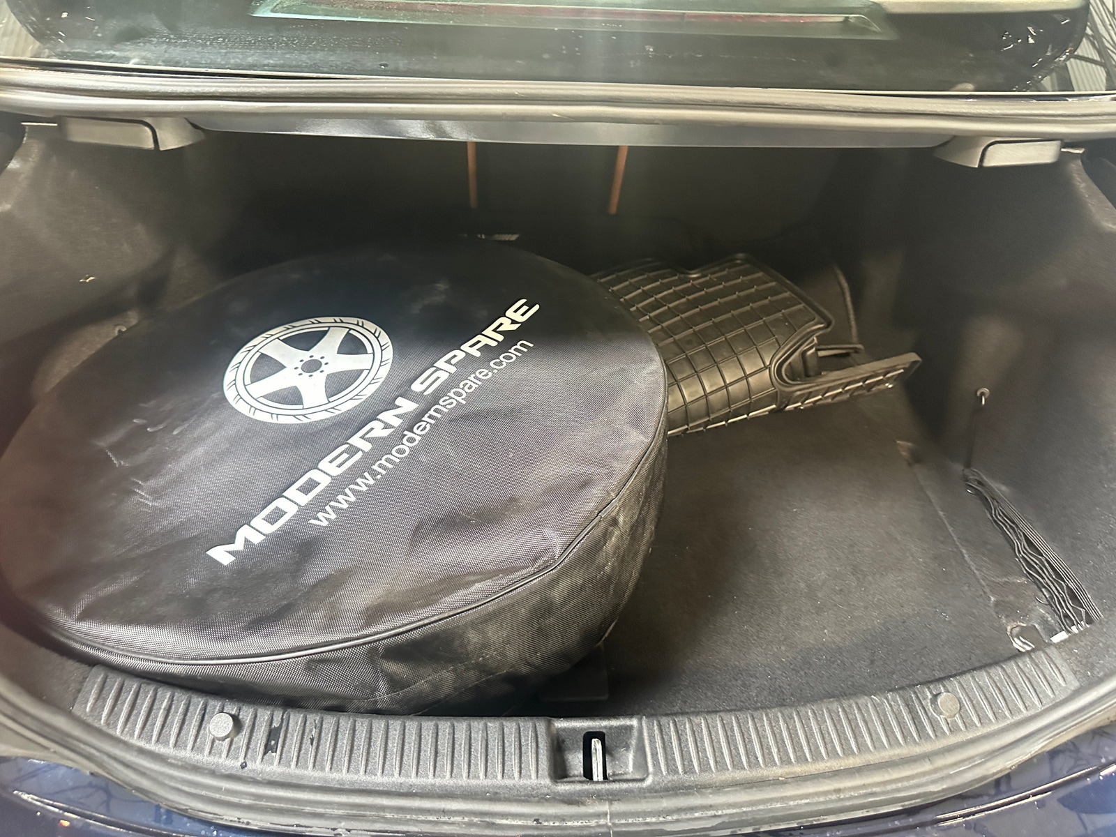 Thumbnail: 2016 Mercedes-Benz C-Class - 6