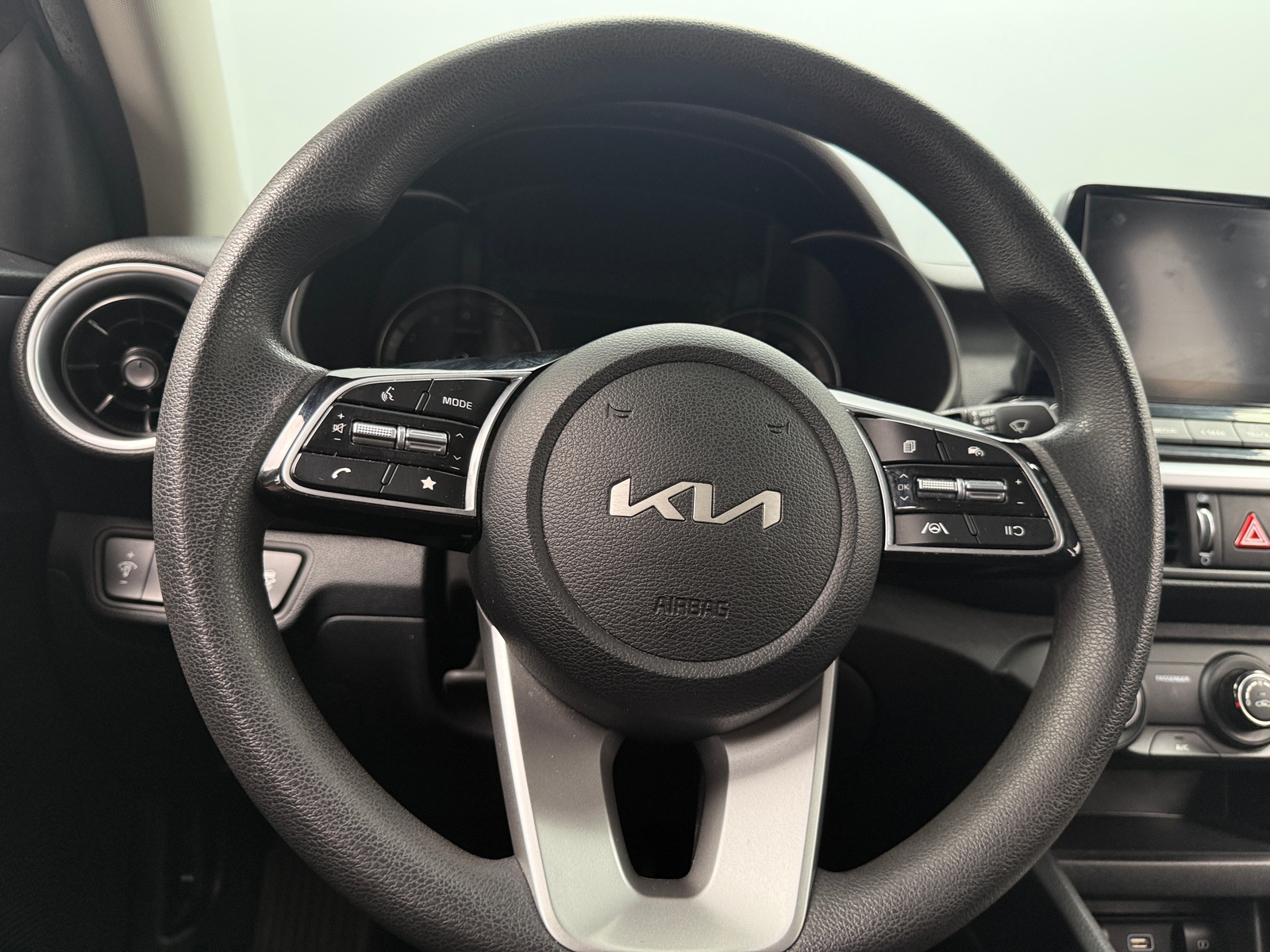 Thumbnail: 2024 Kia Forte - 5