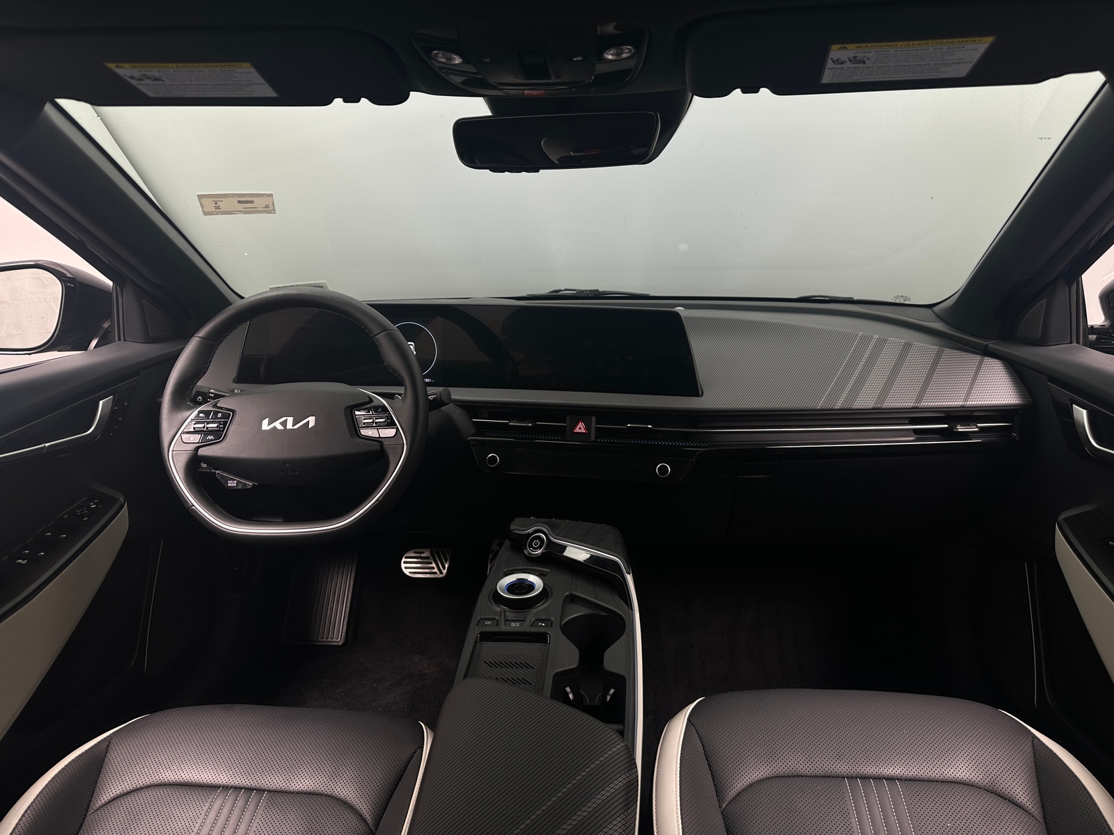 Thumbnail: 2023 Kia EV6 - 2