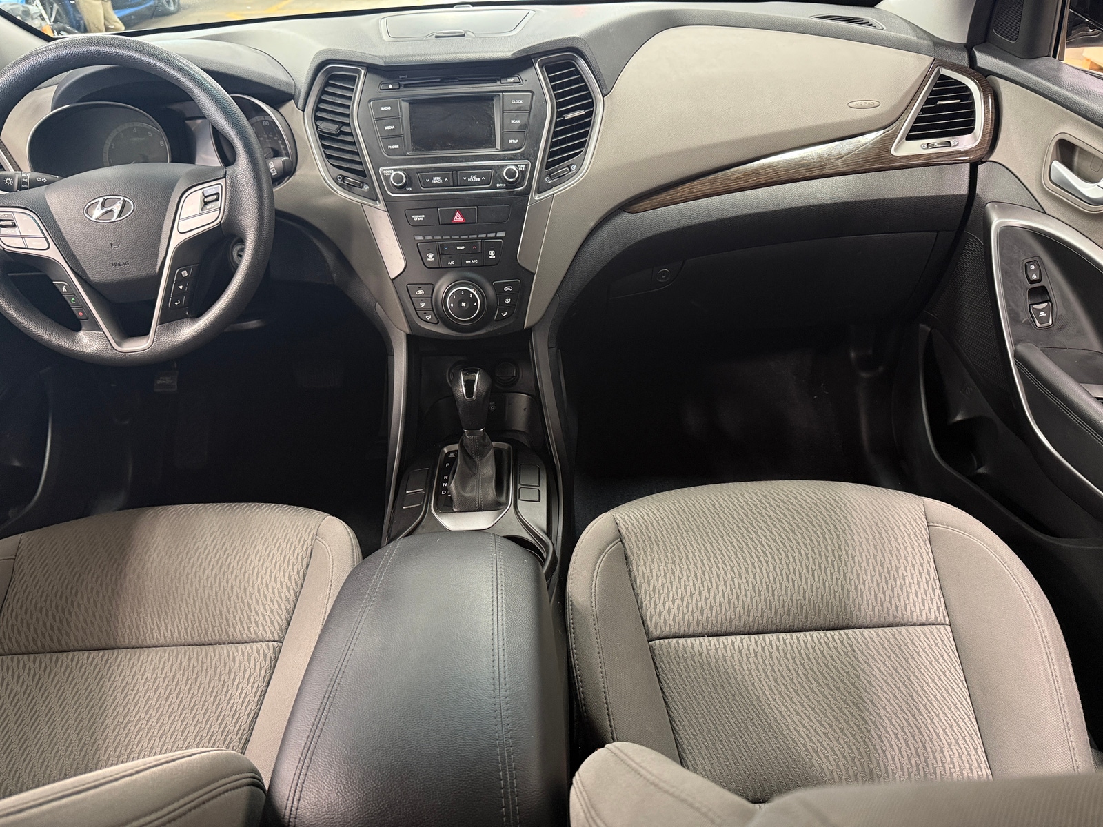 Thumbnail: 2017 Hyundai Santa Fe - 3