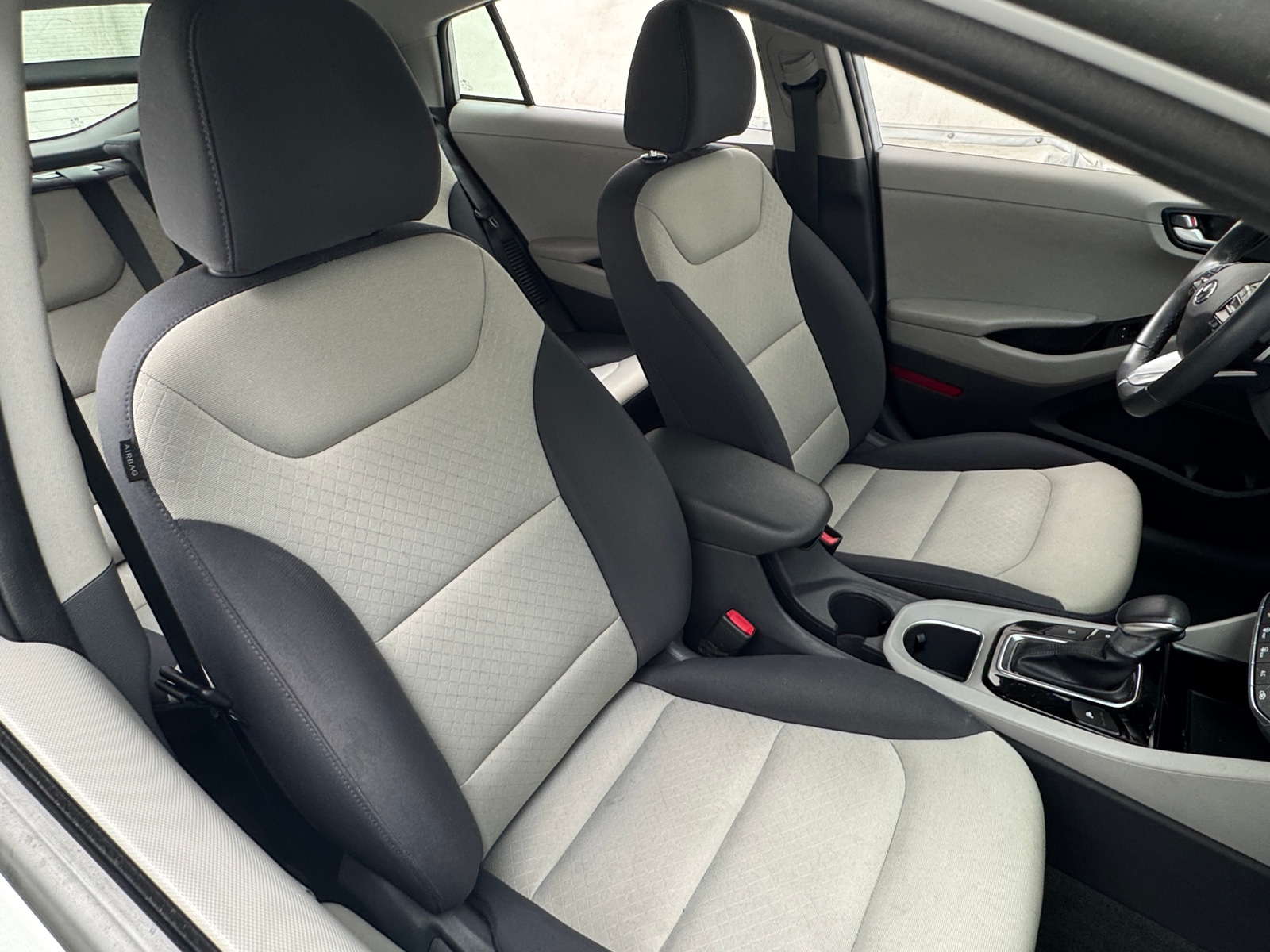 Thumbnail: 2019 Hyundai Ioniq - 2
