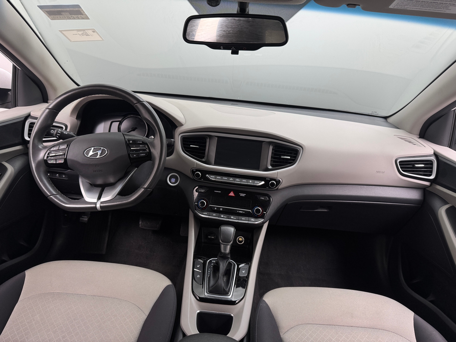 Thumbnail: 2019 Hyundai Ioniq - 3
