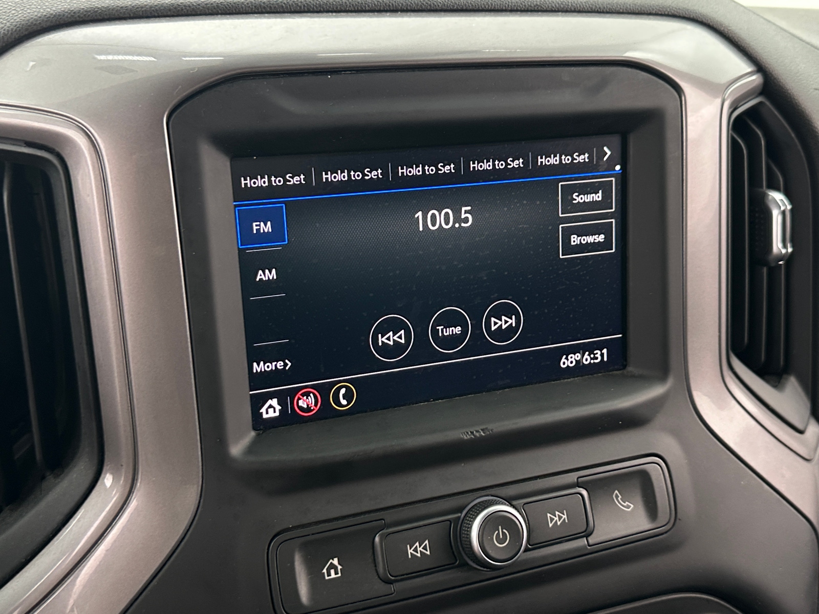 Thumbnail: 2020 Chevrolet Silverado 1500 - 4