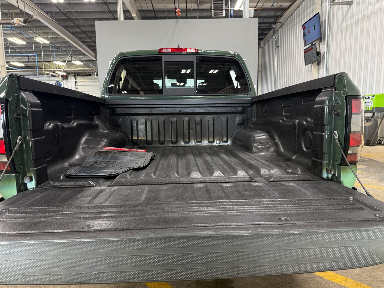 Thumbnail: 2022 Nissan Frontier - 7