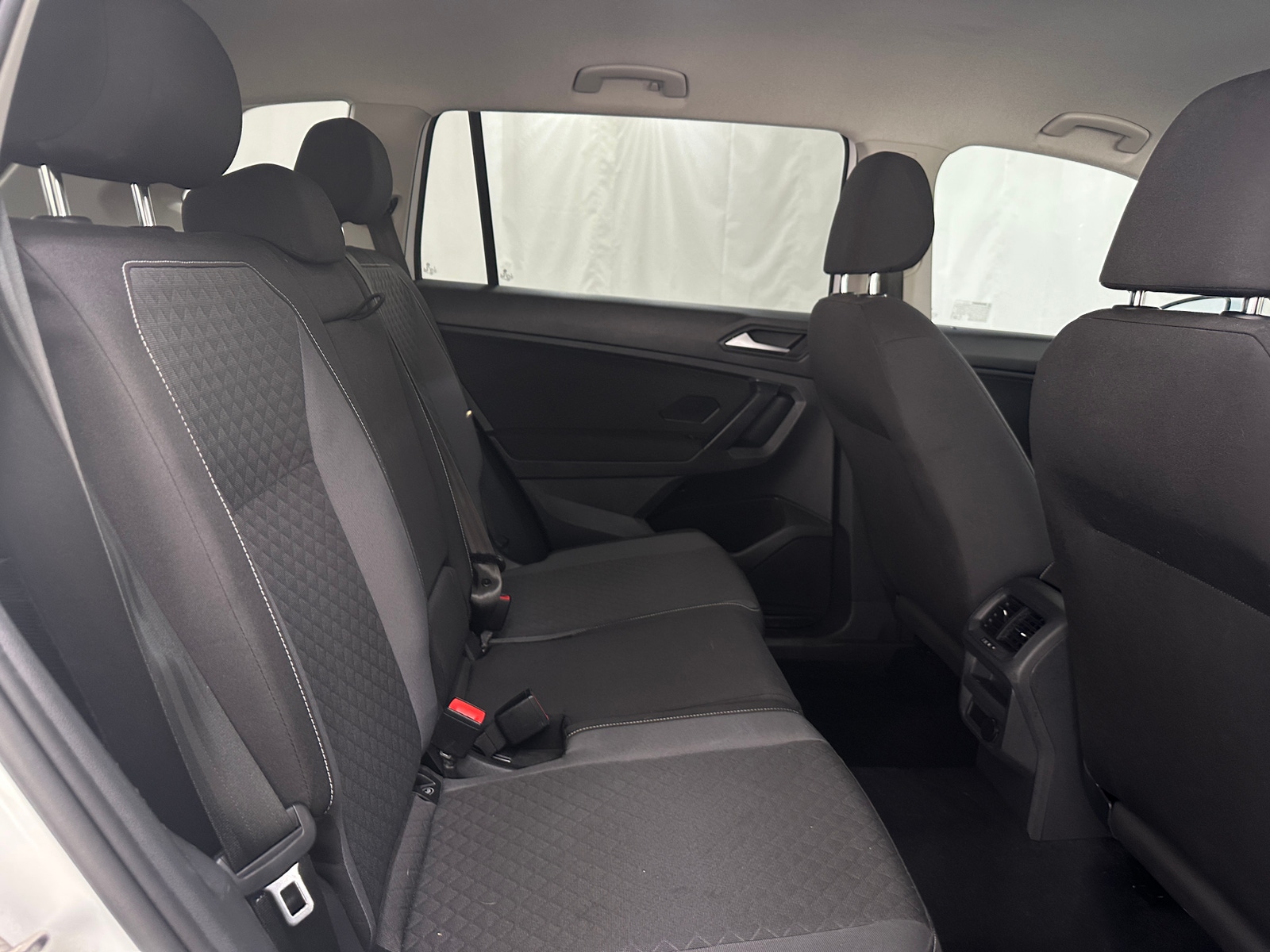 Thumbnail: 2021 Volkswagen Tiguan - 6