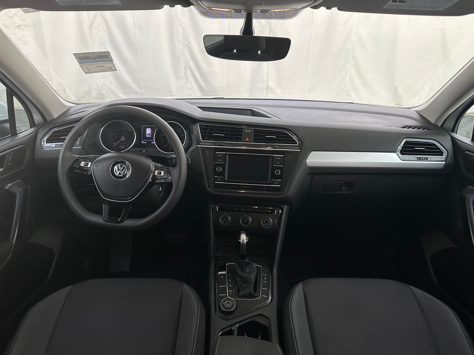 Thumbnail: 2021 Volkswagen Tiguan - 3