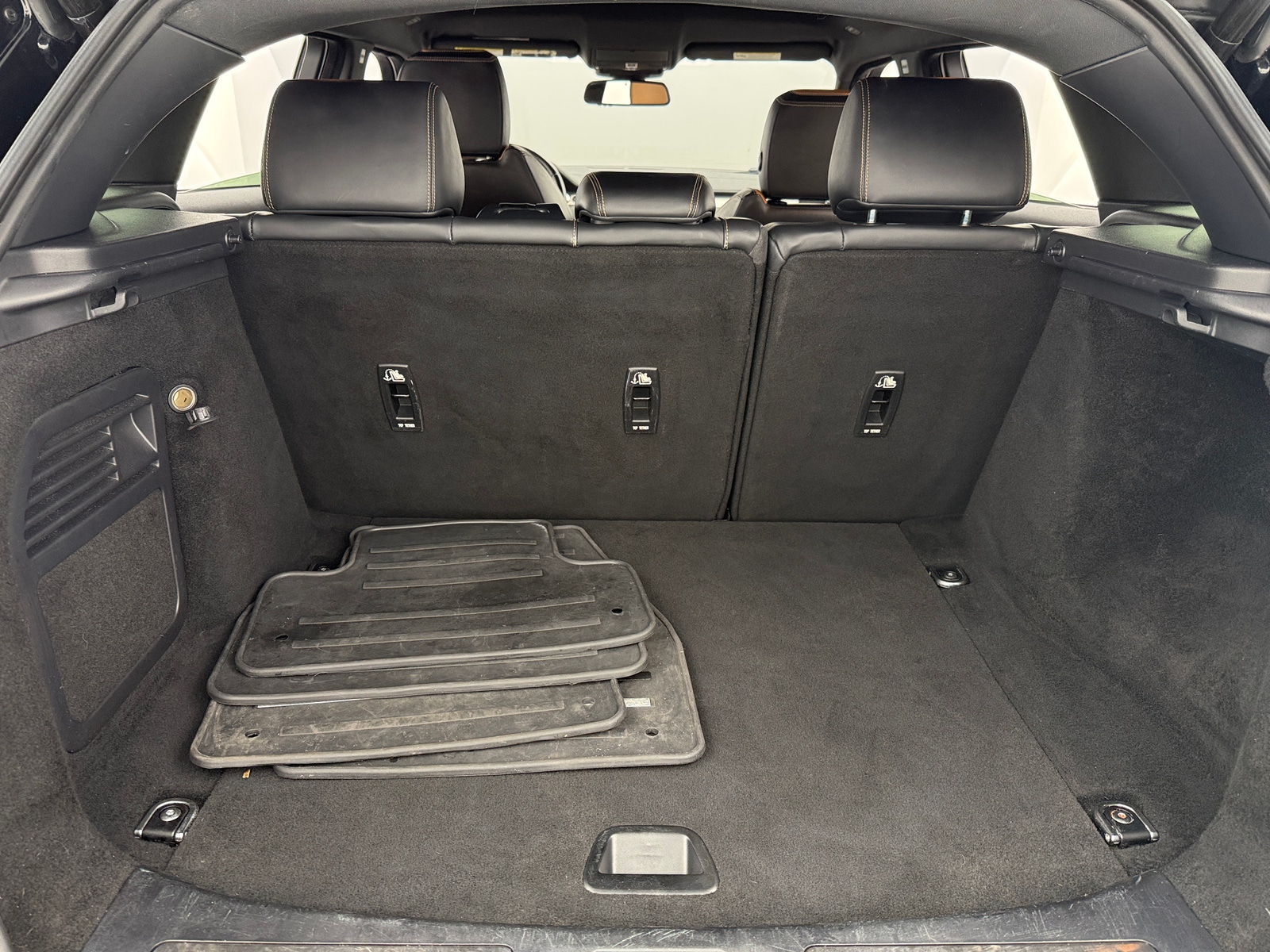 Thumbnail: 2017 Land Rover Range Rover Evoque - 6