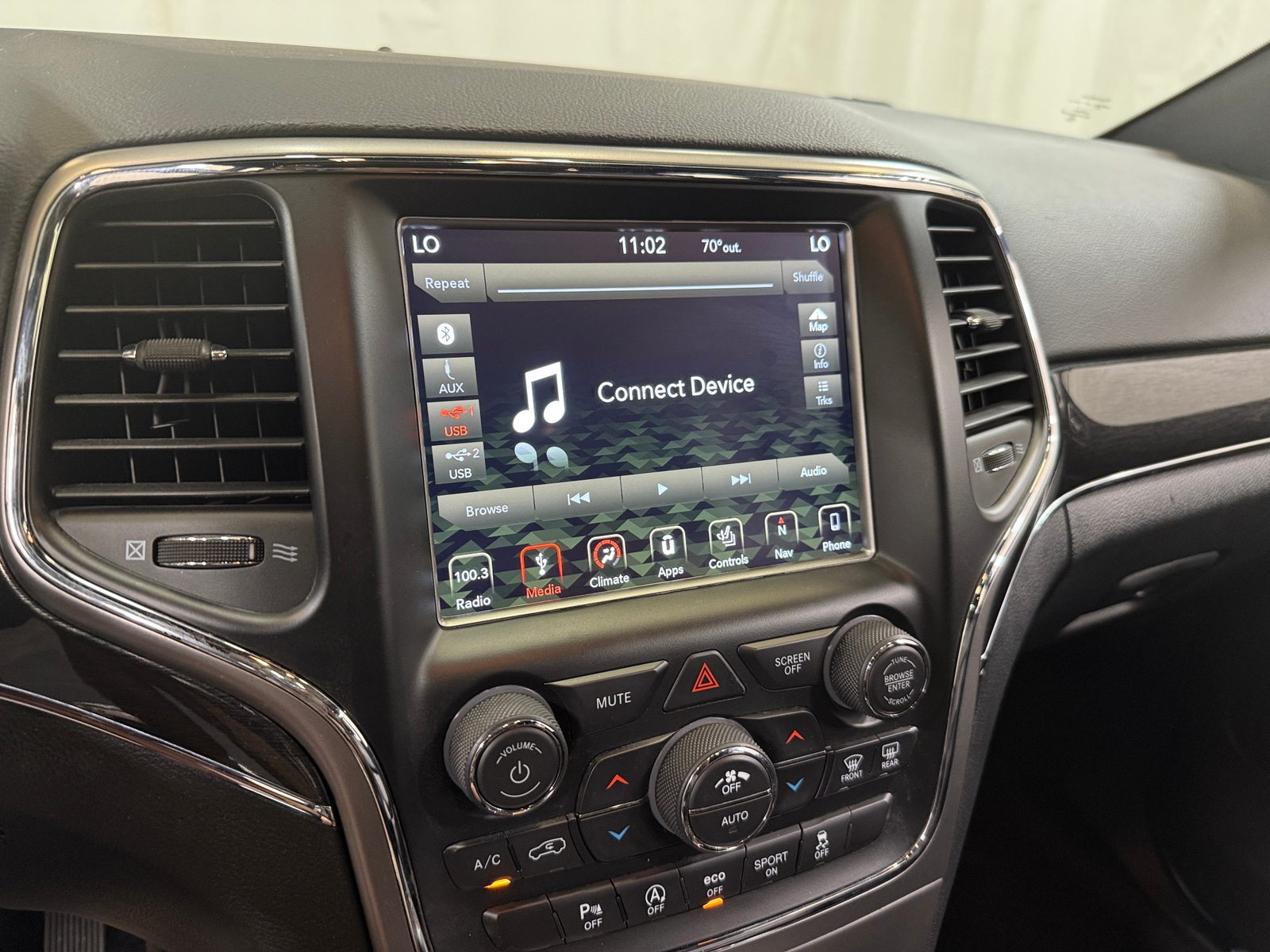 Thumbnail: 2018 Jeep Grand Cherokee - 3