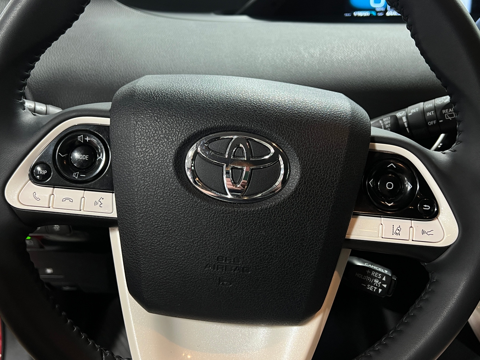 Thumbnail: 2018 Toyota Prius - 4
