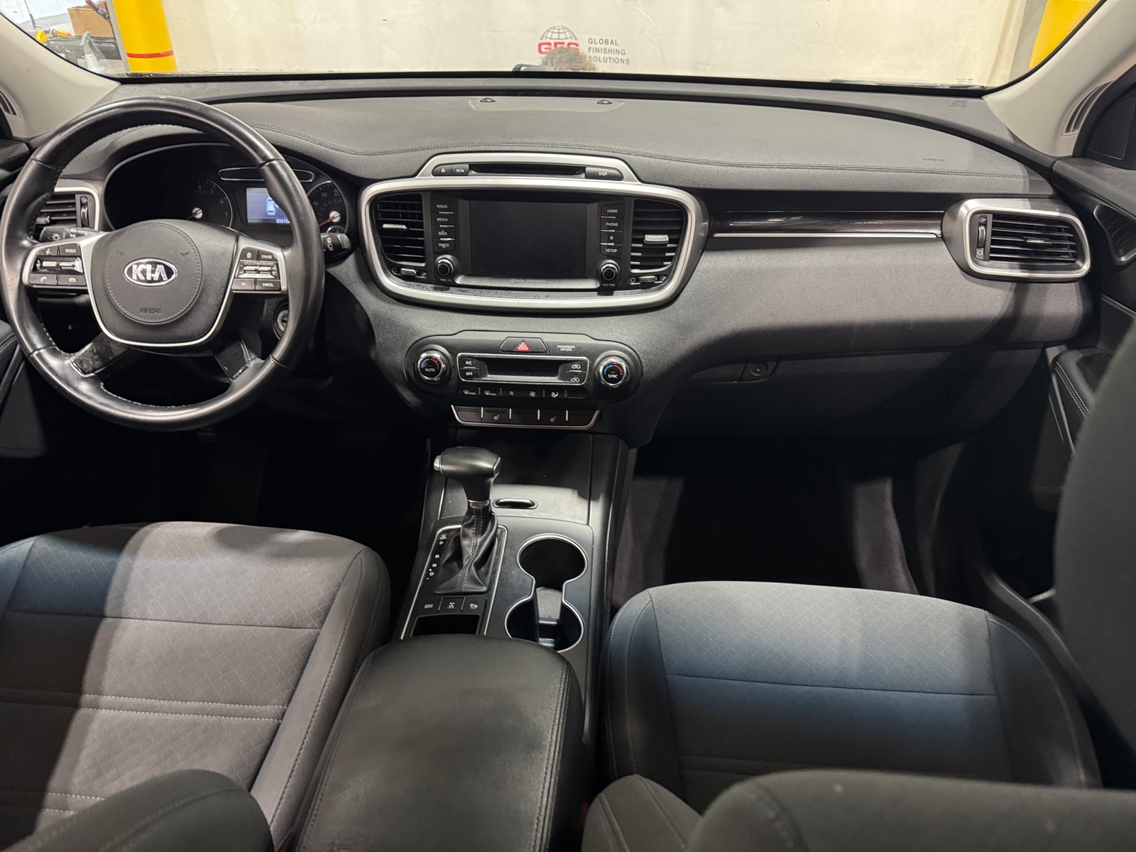 Thumbnail: 2019 Kia Sorento - 3