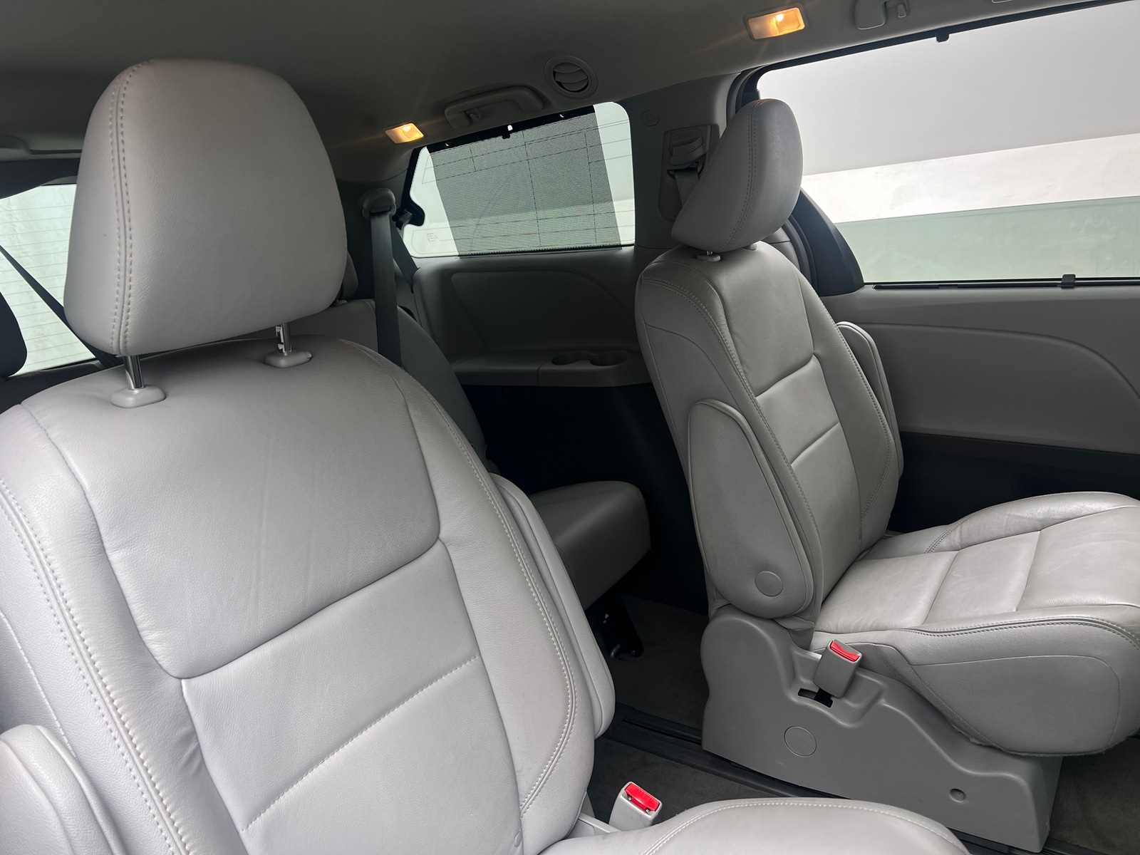 Thumbnail: 2018 Toyota Sienna - 5