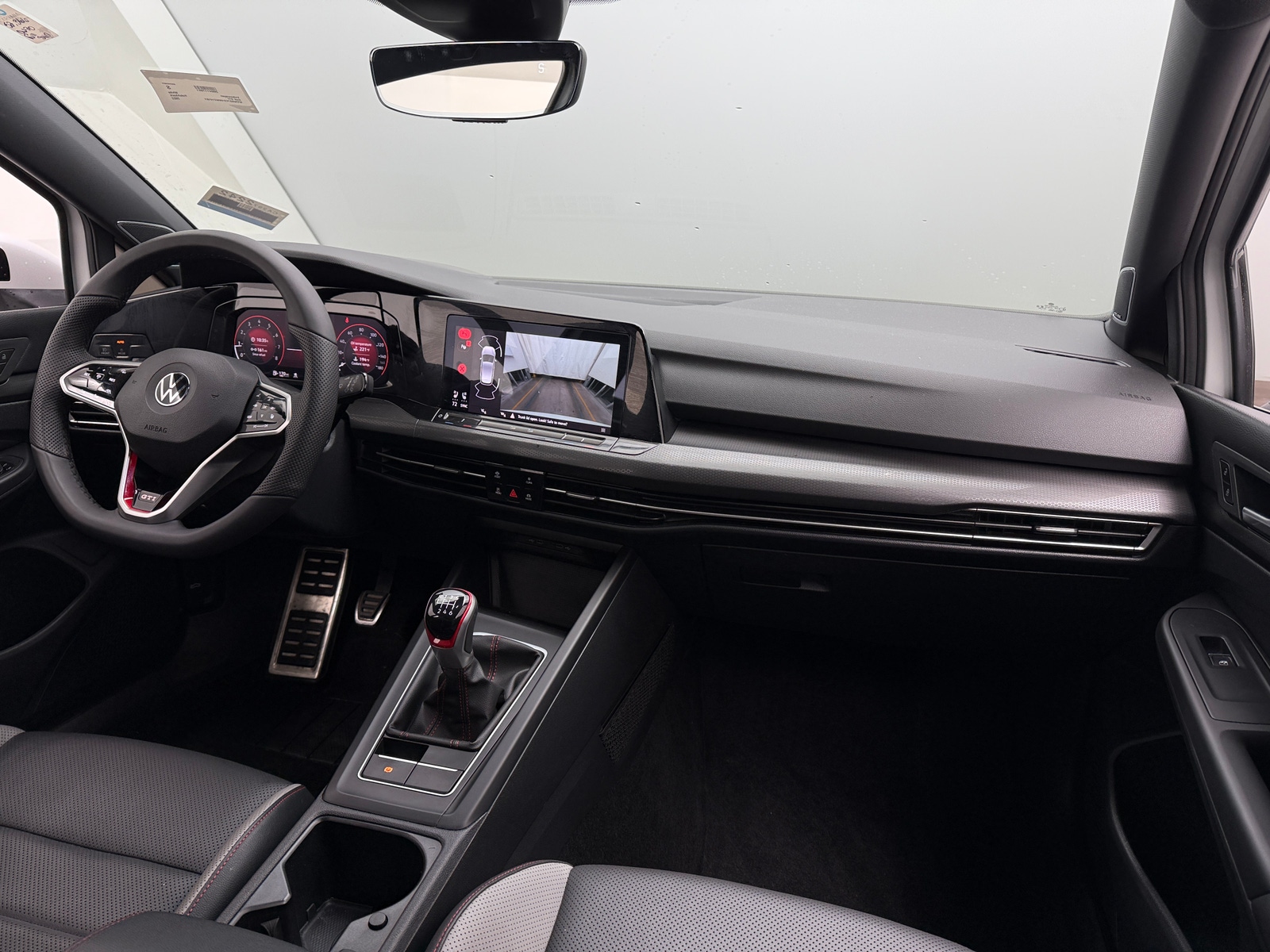 Thumbnail: 2022 Volkswagen Golf - 2