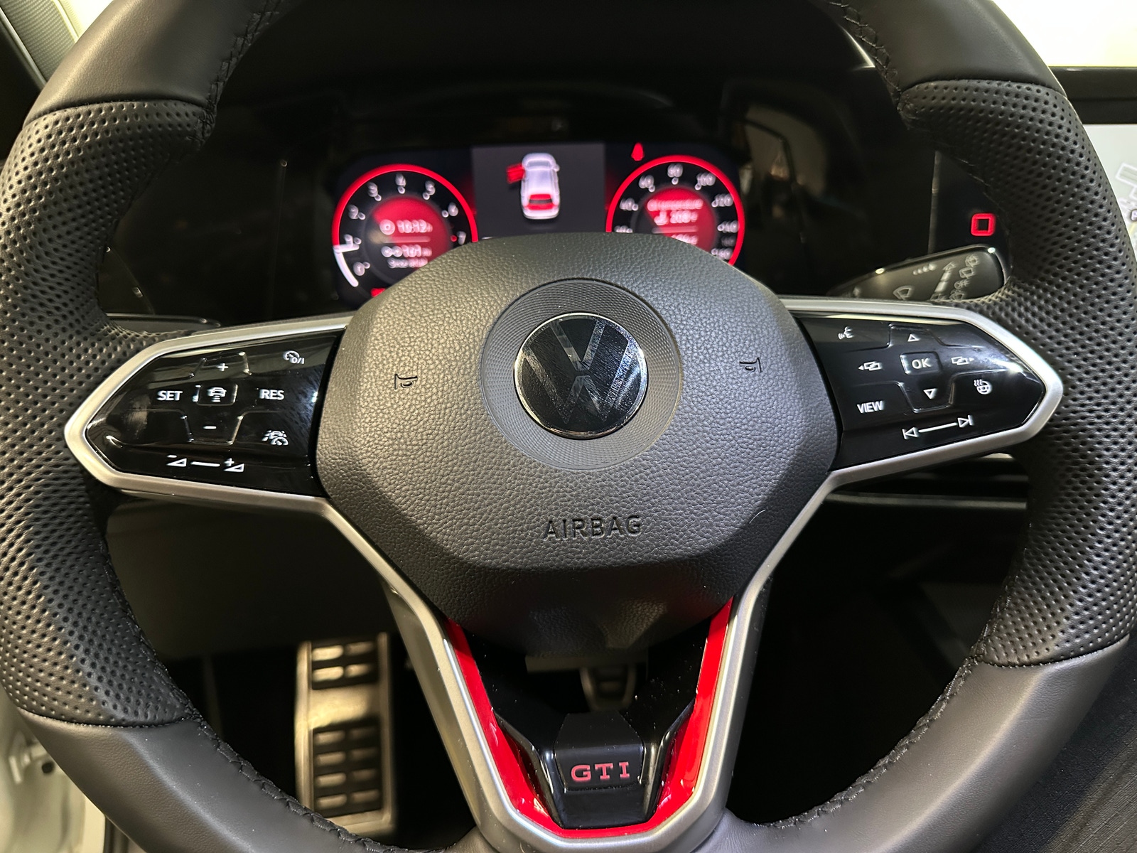Thumbnail: 2022 Volkswagen Golf - 4