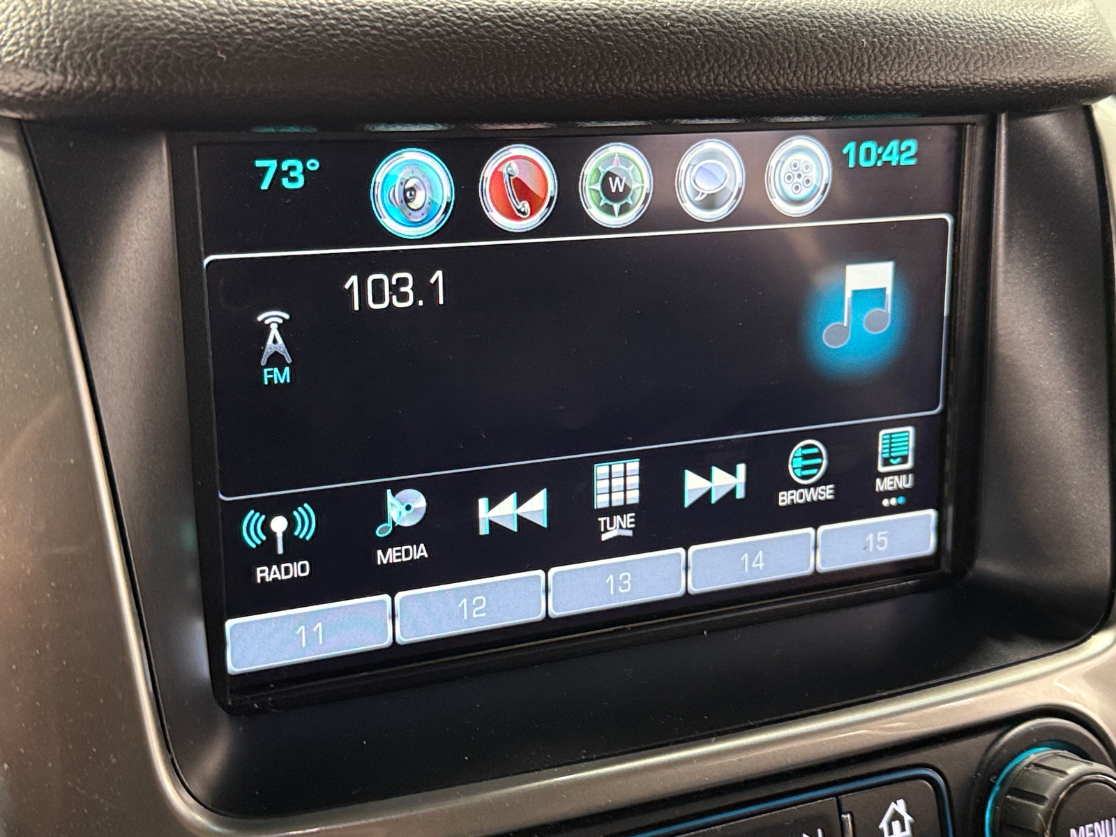 Thumbnail: 2019 Chevrolet Tahoe - 3