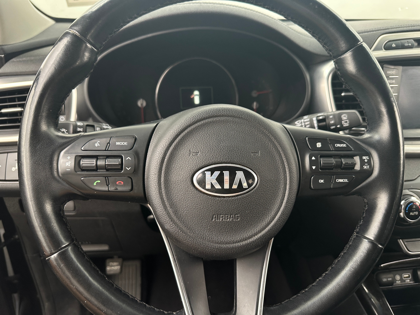 Thumbnail: 2016 Kia Sorento - 4