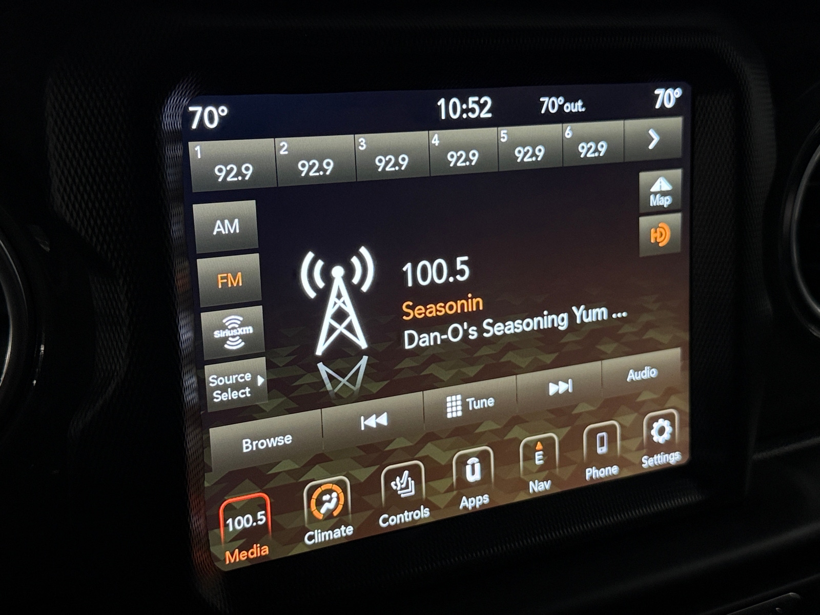 Thumbnail: 2022 Jeep Wrangler - 3