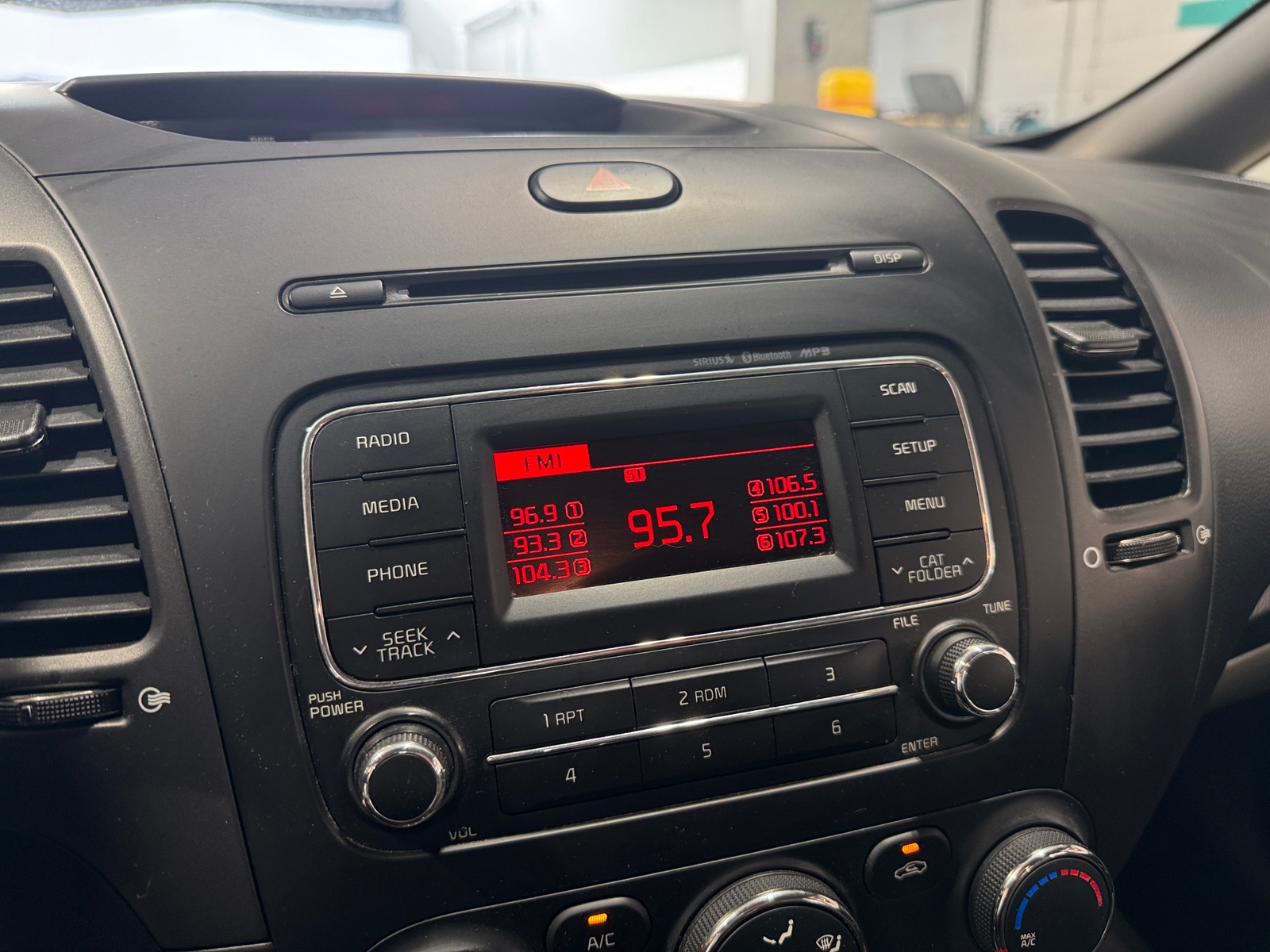 Thumbnail: 2016 Kia Forte - 4