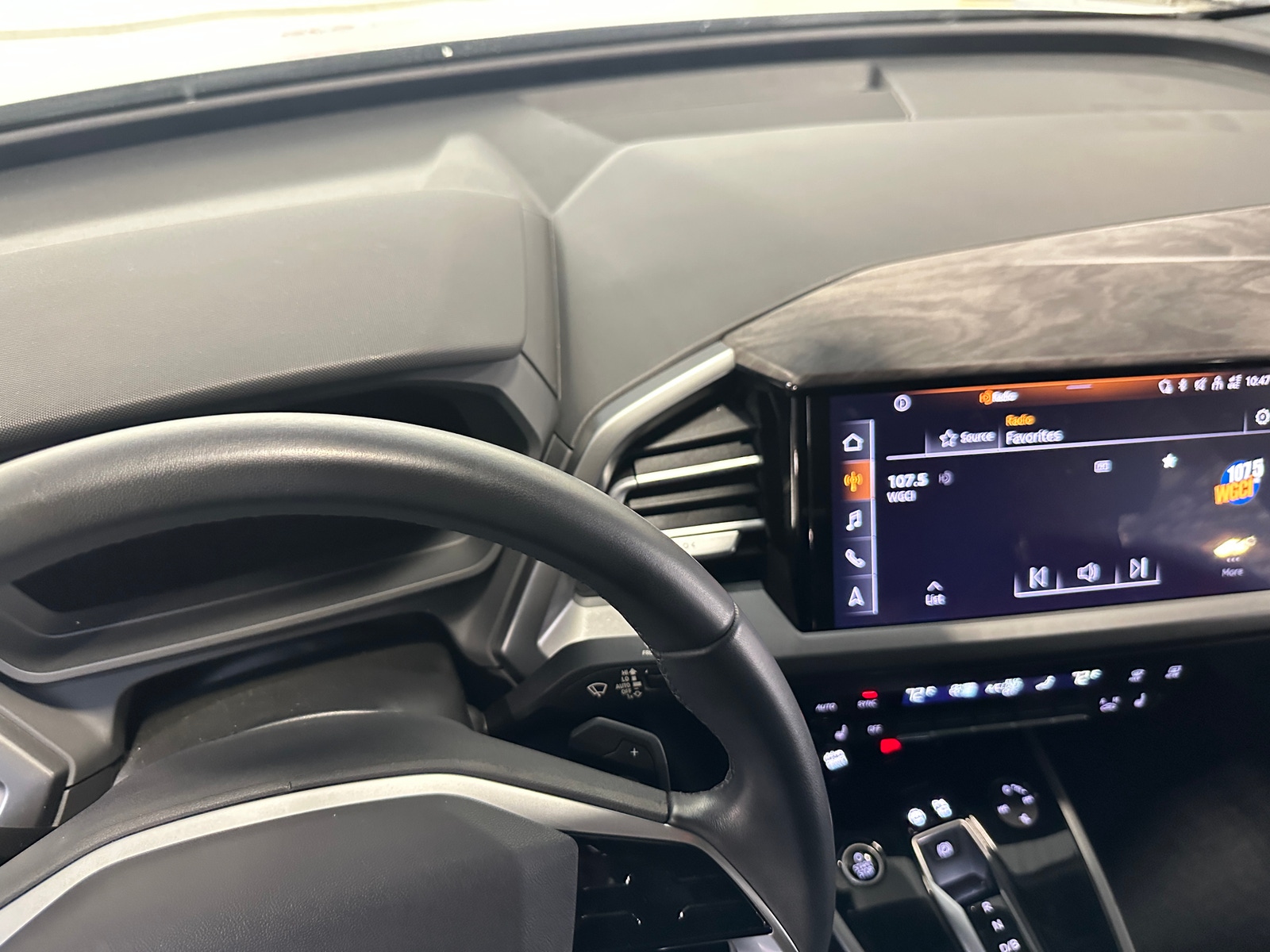 Thumbnail: 2023 Audi Q4 e-tron - 2