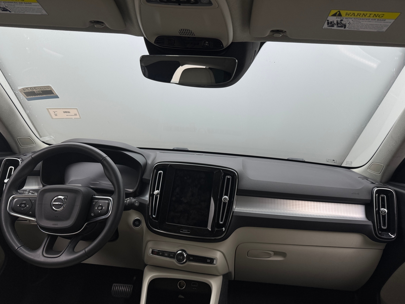 Thumbnail: 2022 Volvo XC40 - 2