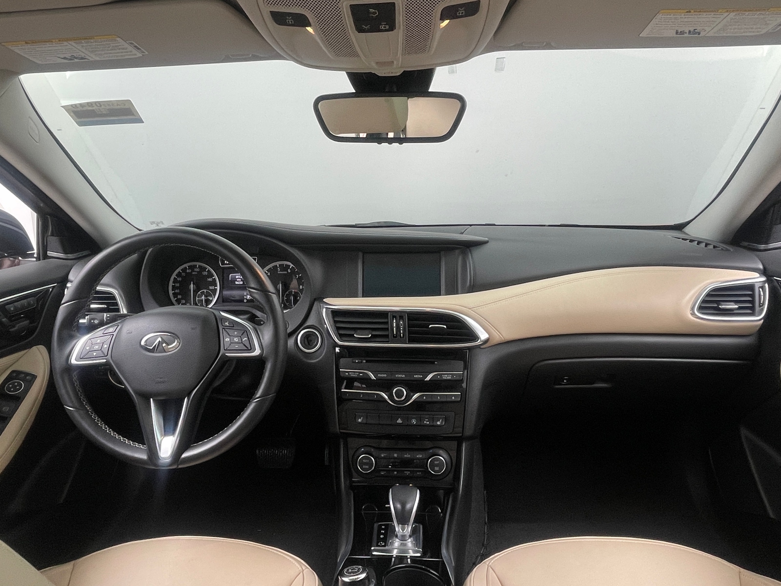 Thumbnail: 2017 INFINITI QX30 - 2