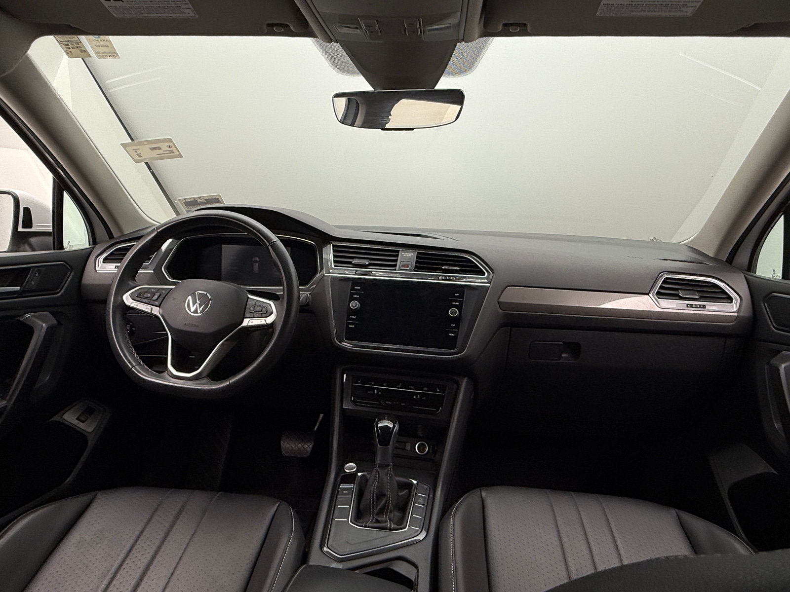 Thumbnail: 2022 Volkswagen Tiguan - 2