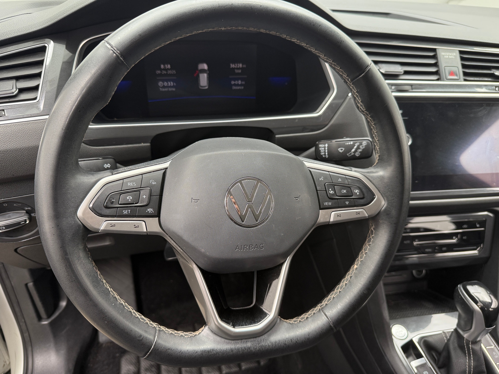 Thumbnail: 2022 Volkswagen Tiguan - 4