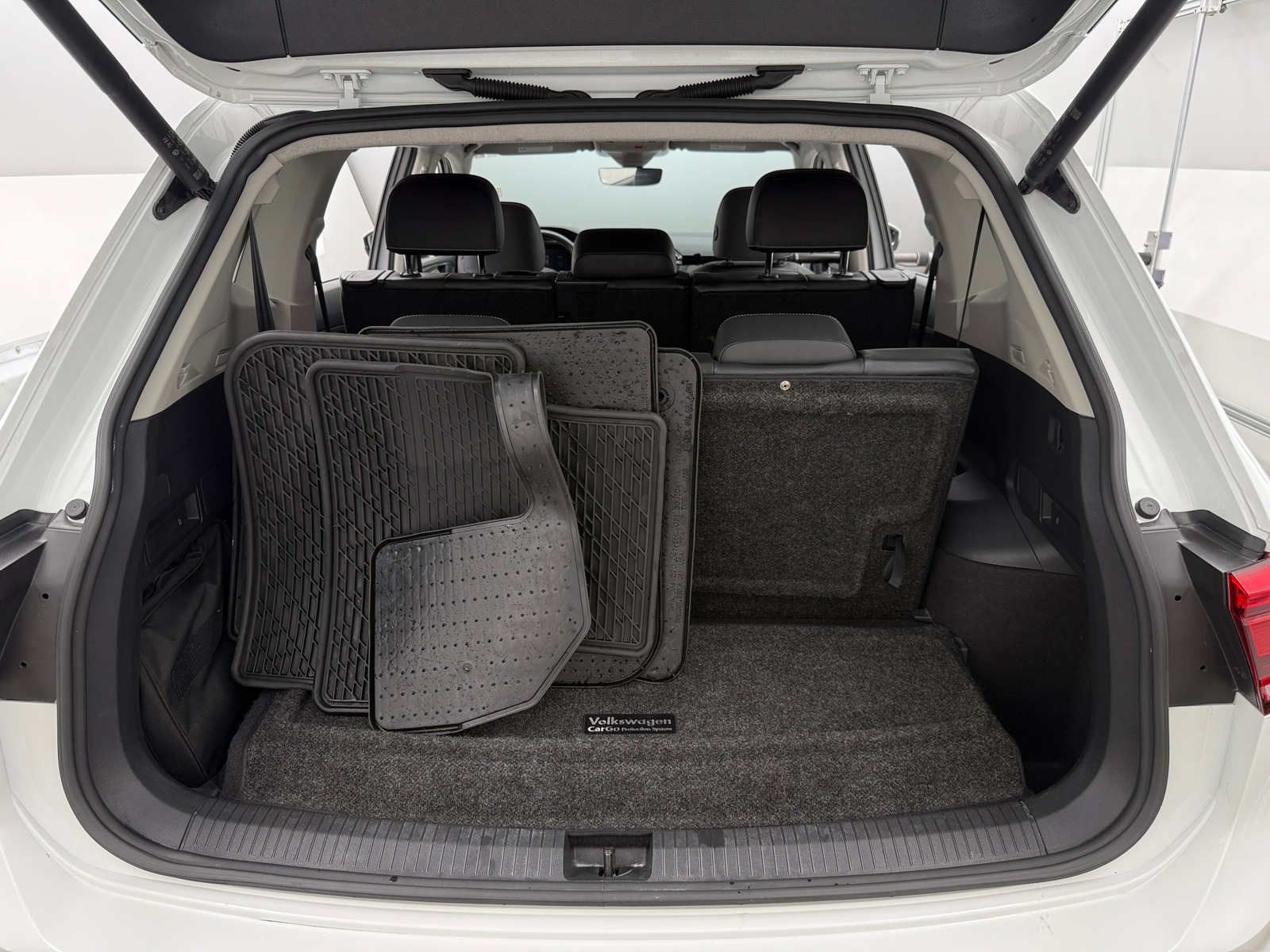 Thumbnail: 2022 Volkswagen Tiguan - 6