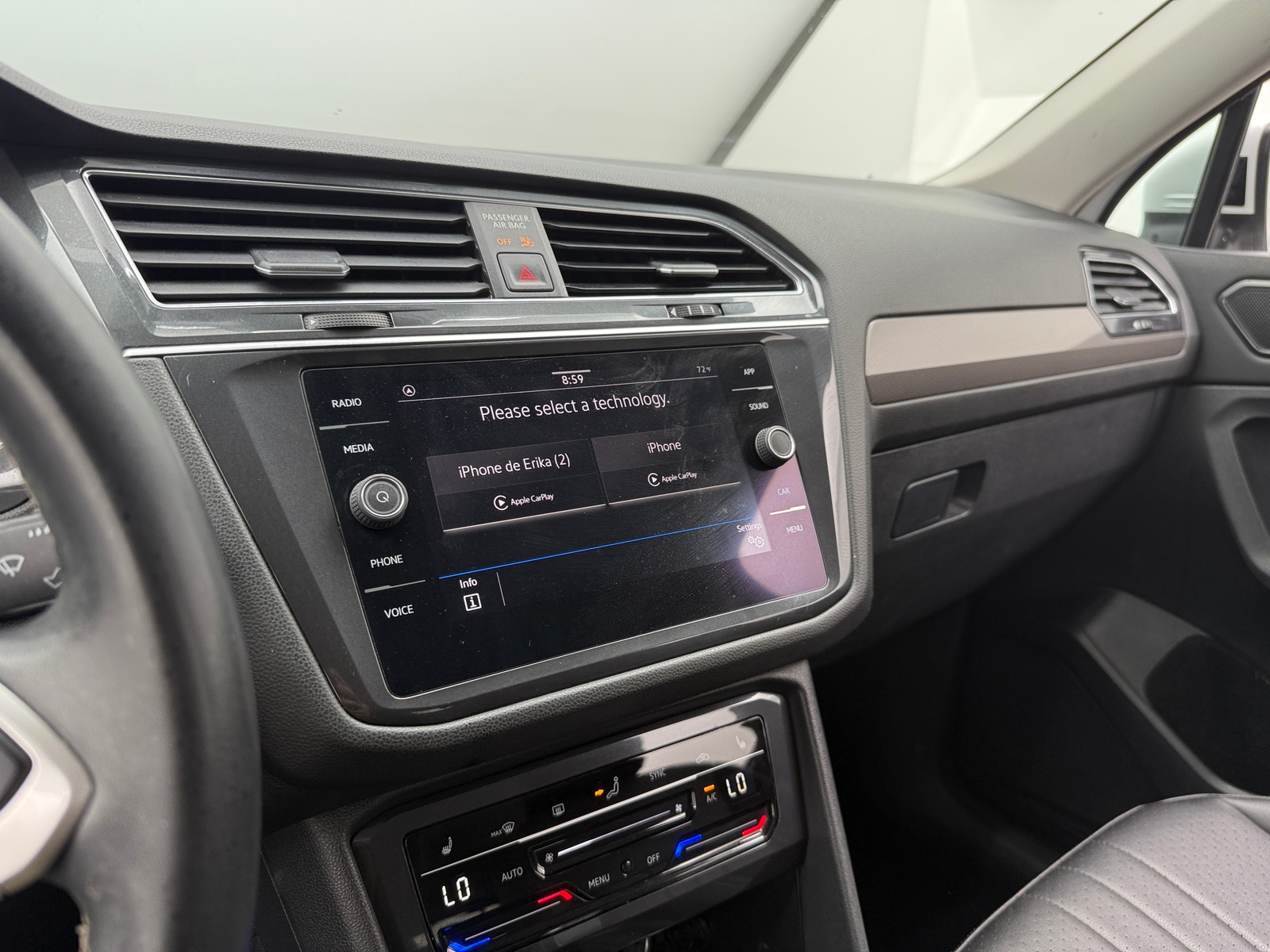 Thumbnail: 2022 Volkswagen Tiguan - 3