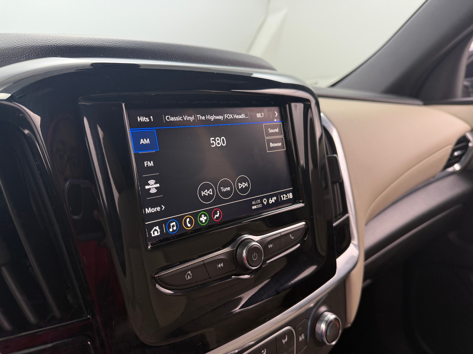 Thumbnail: 2022 Chevrolet Traverse - 4