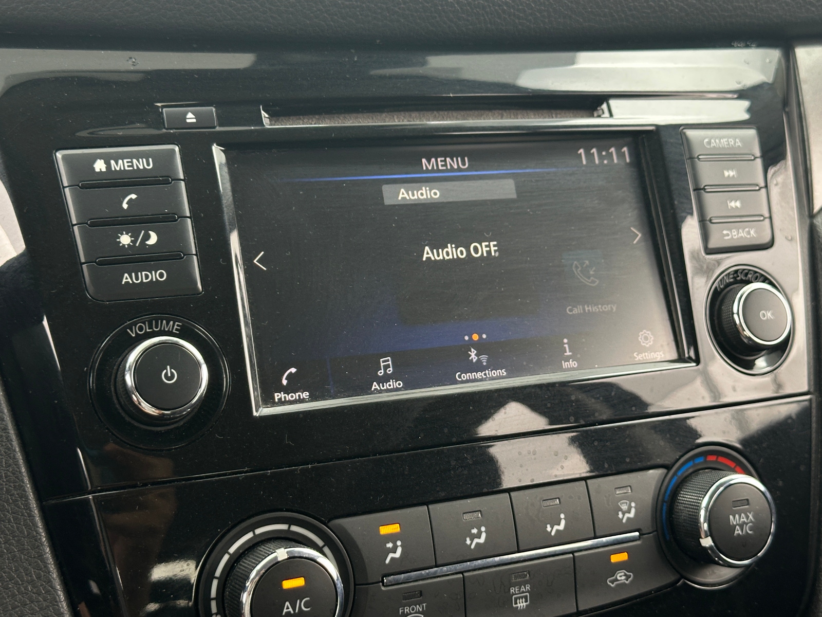 Thumbnail: 2020 Nissan Rogue Sport - 4