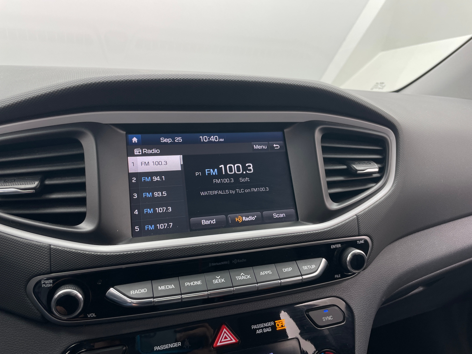 Thumbnail: 2019 Hyundai Ioniq - 4