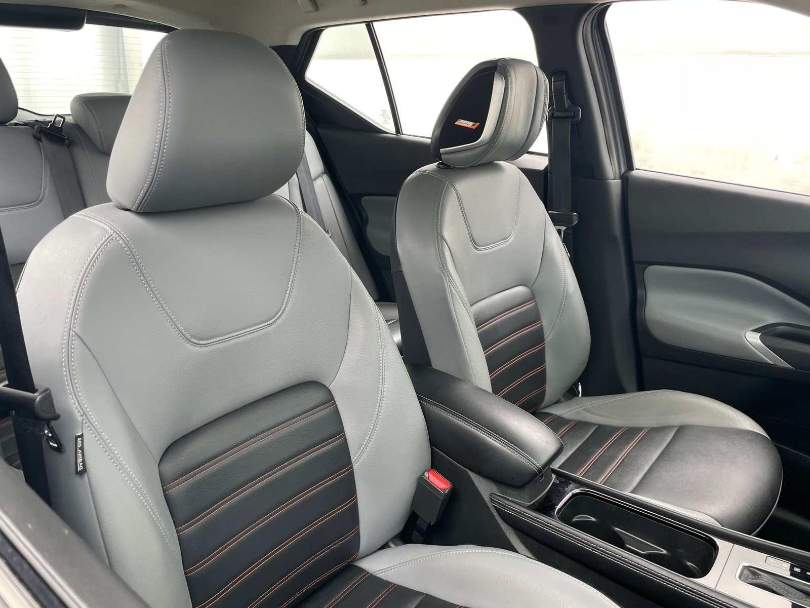 Thumbnail: 2023 Nissan Kicks - 2