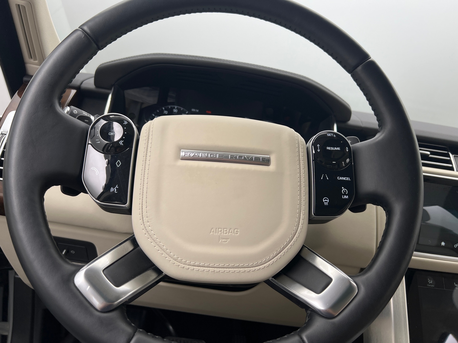 Thumbnail: 2020 Land Rover Range Rover - 4