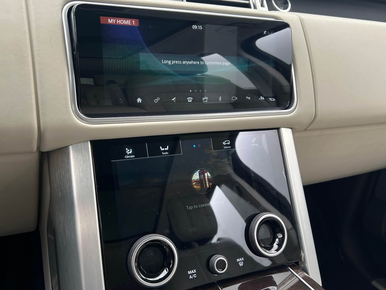 Thumbnail: 2020 Land Rover Range Rover - 3