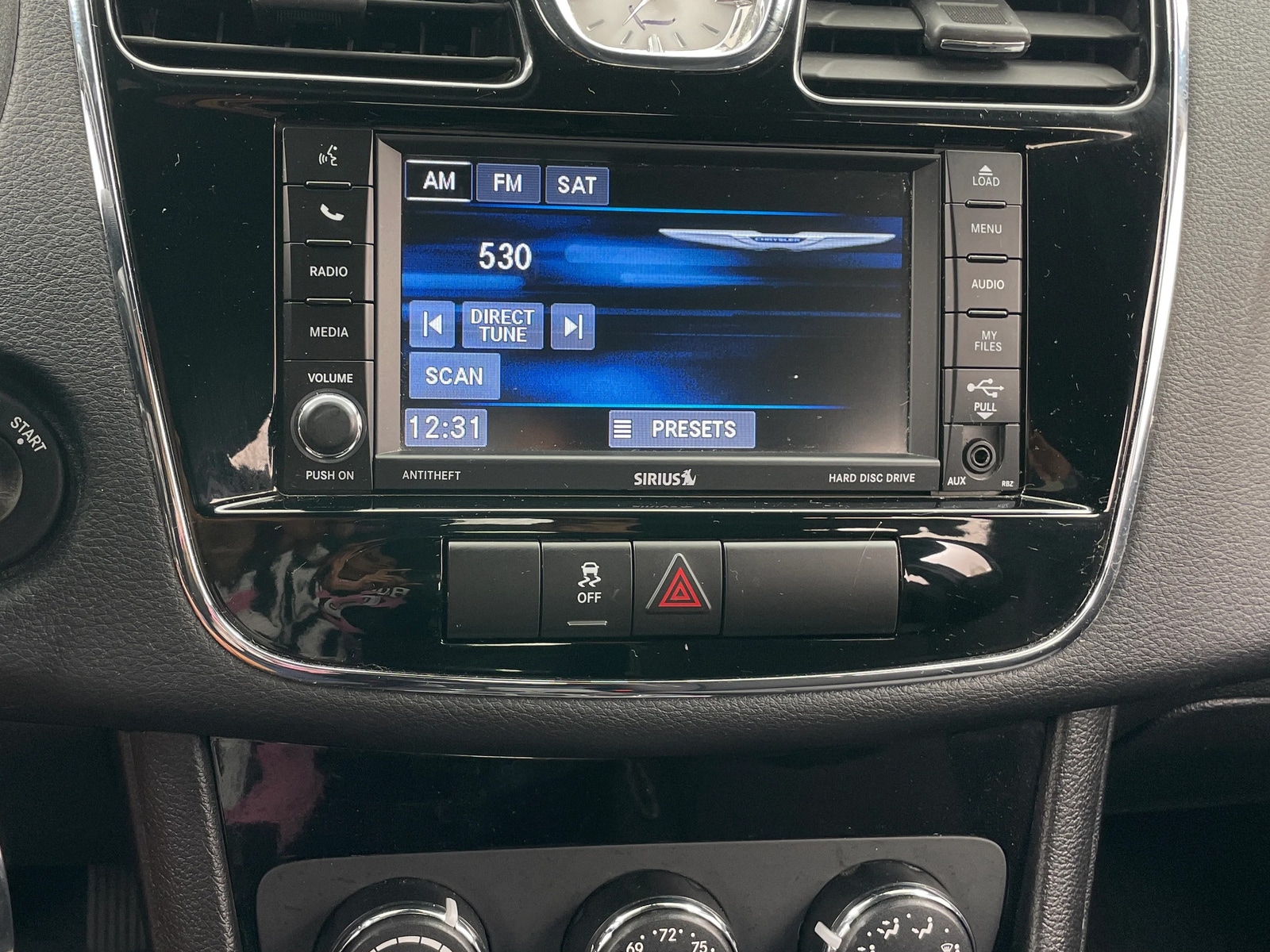 Thumbnail: 2014 Chrysler 200 - 4