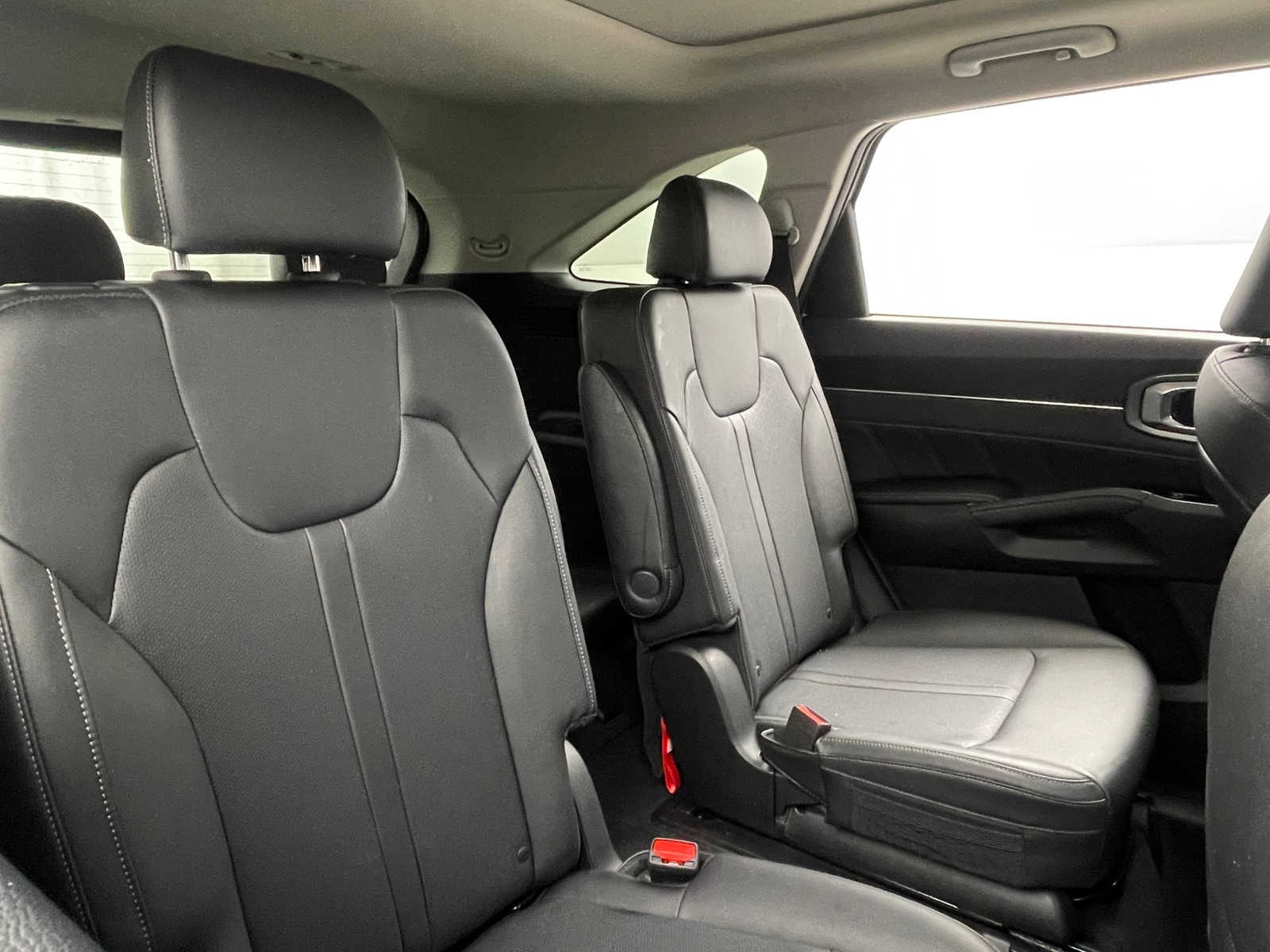 Thumbnail: 2023 Kia Sorento - 5