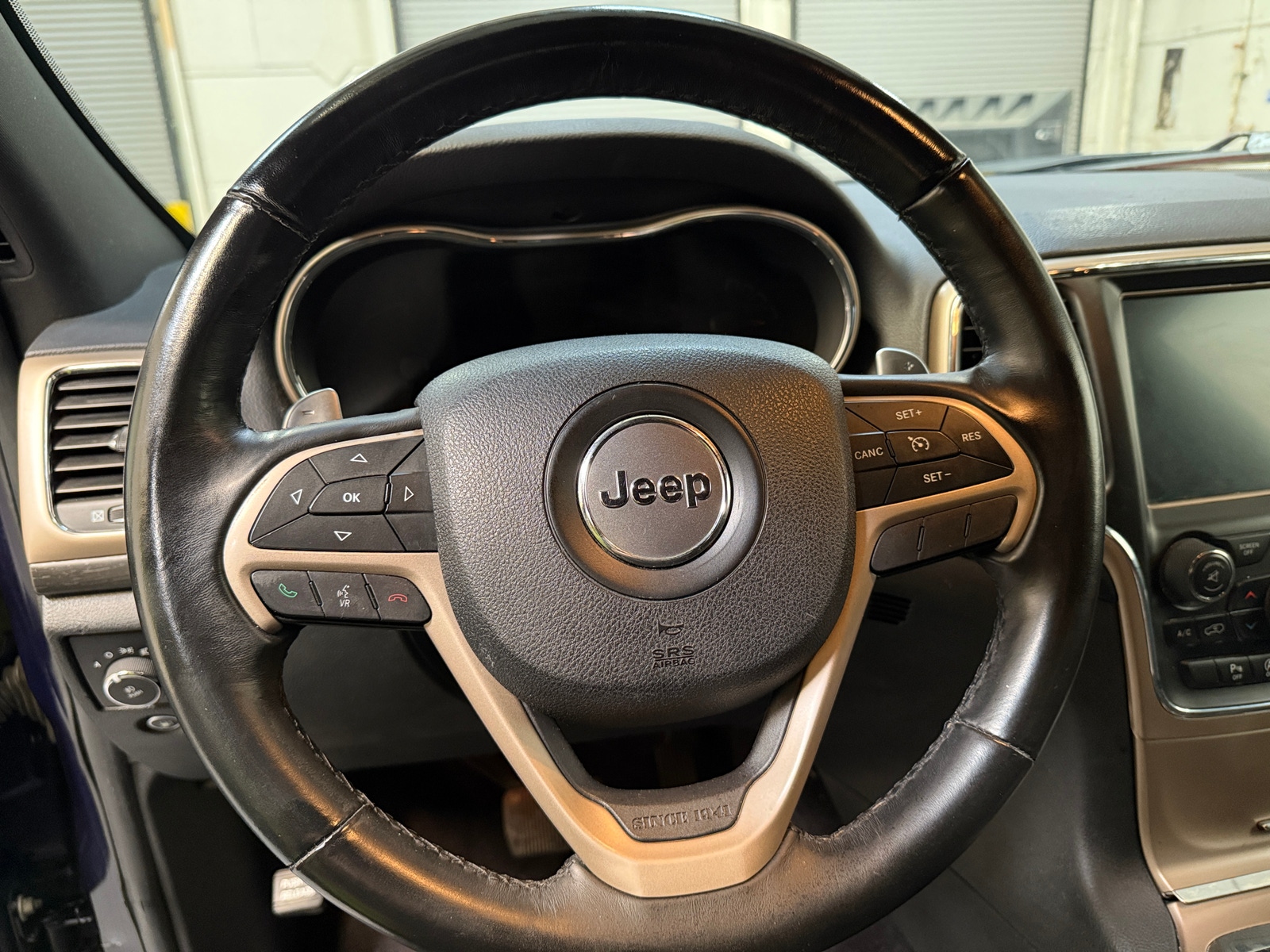 Thumbnail: 2017 Jeep Grand Cherokee - 5