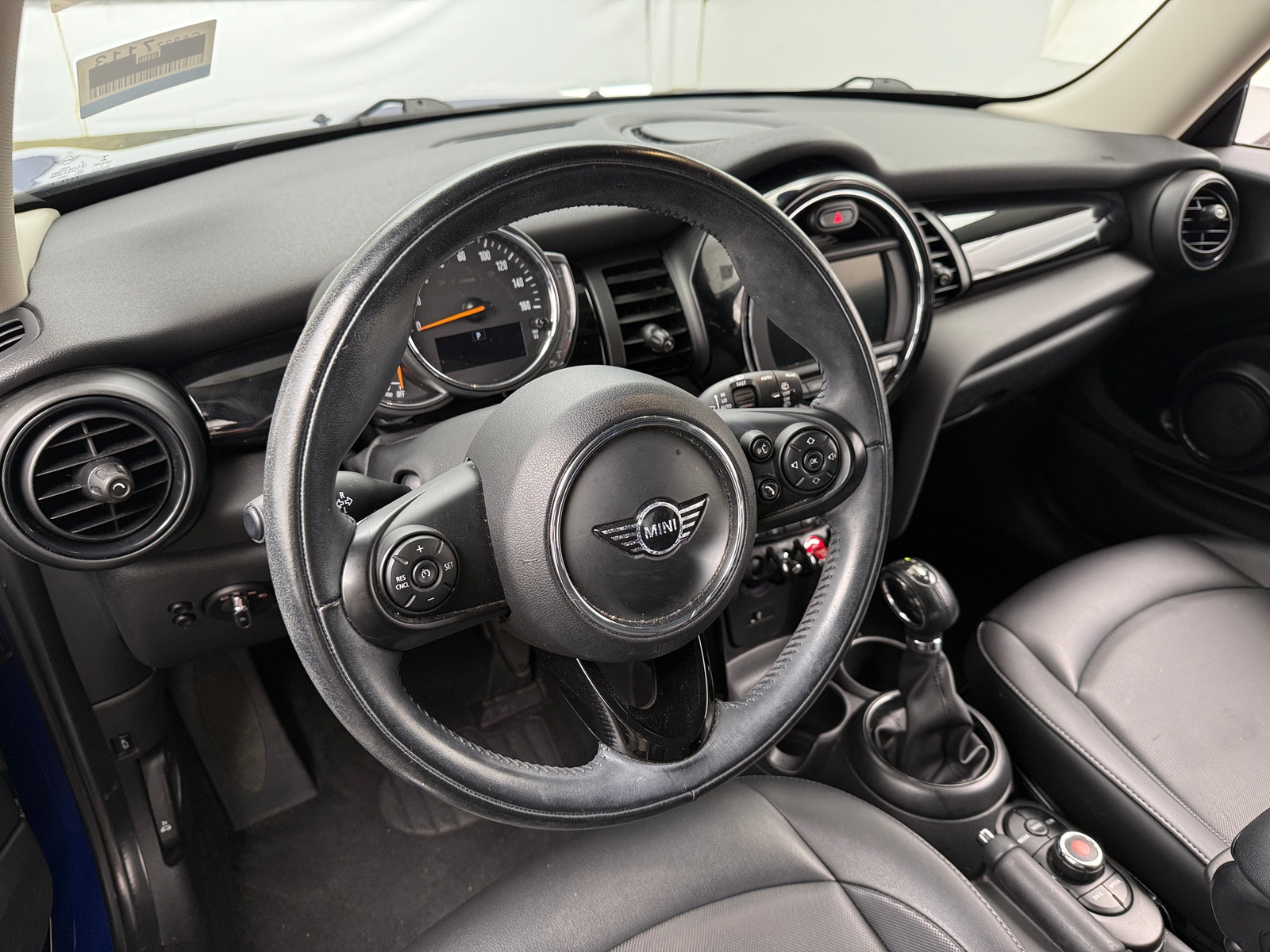 Thumbnail: 2019 MINI Cooper Hardtop - 4