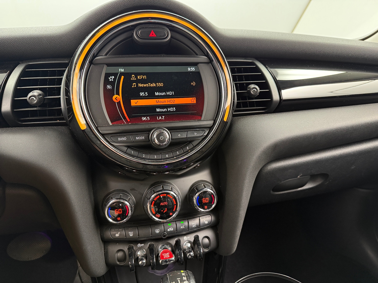 Thumbnail: 2019 MINI Cooper Hardtop - 3