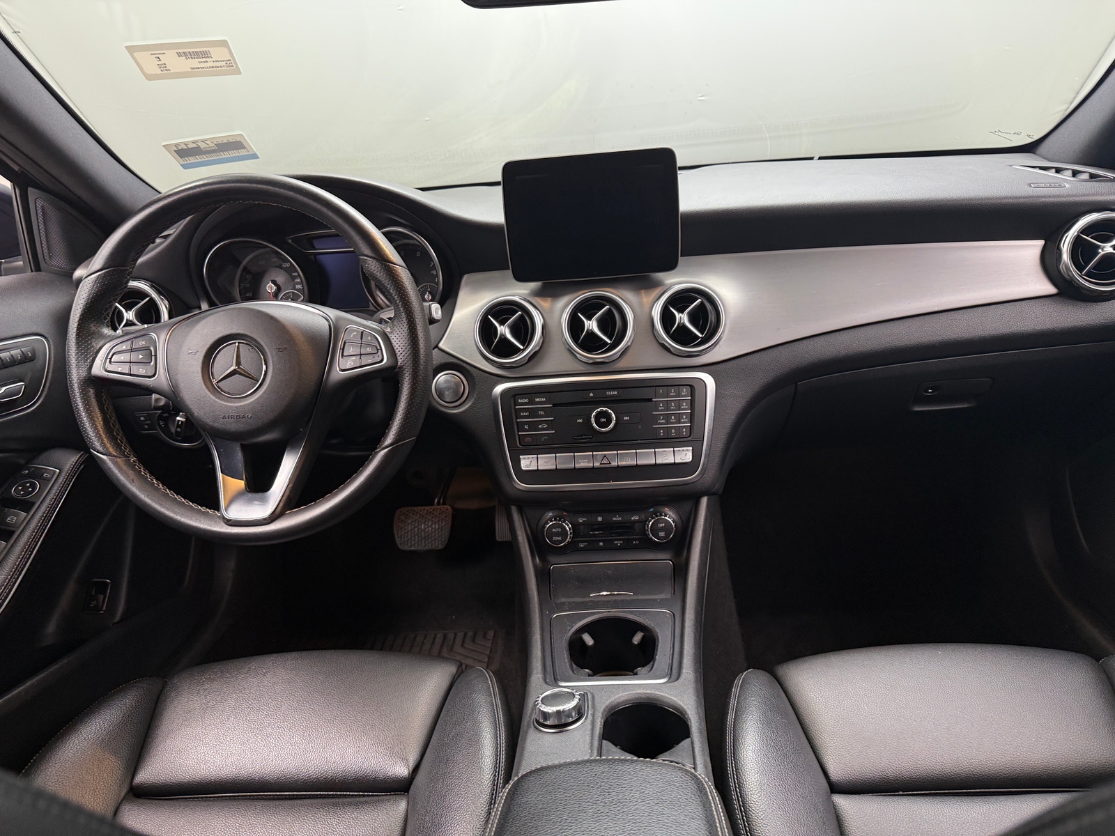 Thumbnail: 2018 Mercedes-Benz GLA - 2
