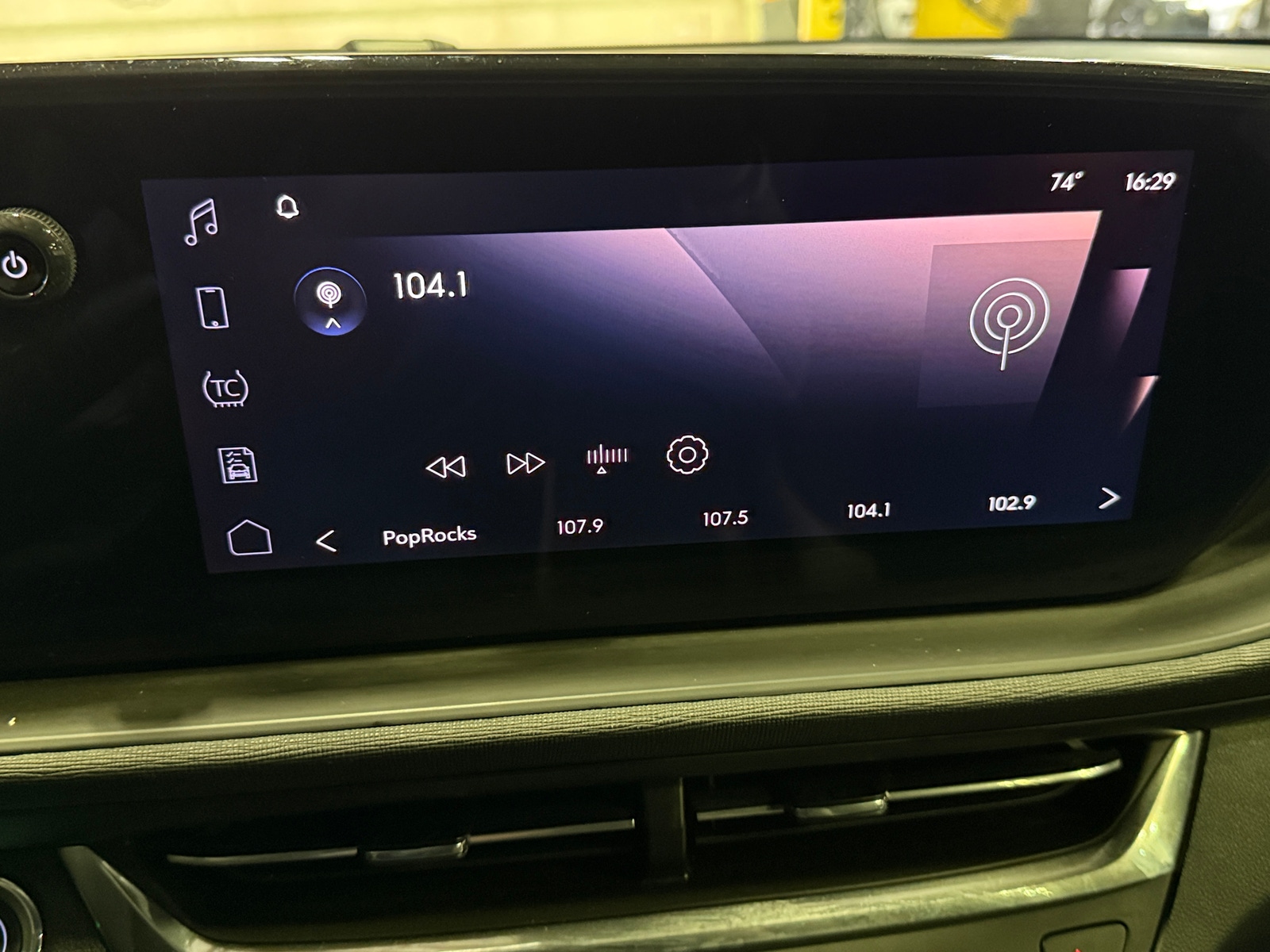 Thumbnail: 2024 Buick Envista - 4