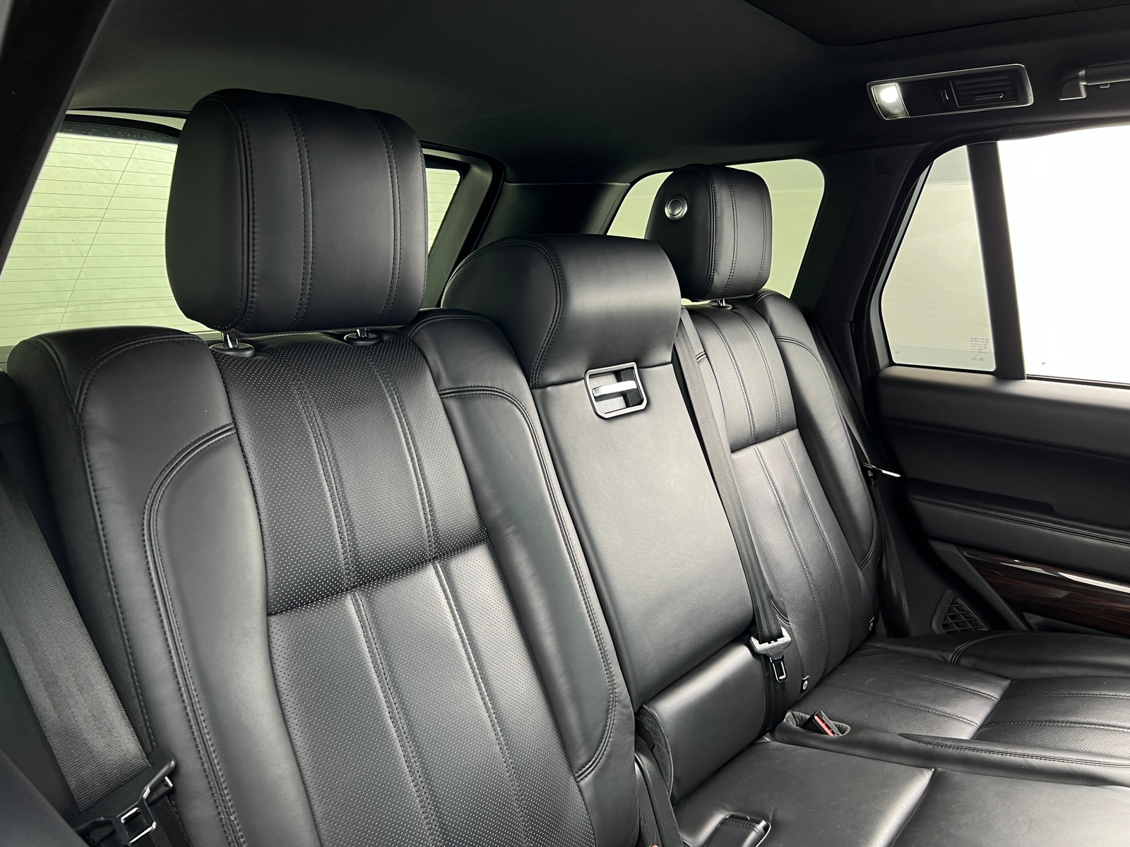 Thumbnail: 2015 Land Rover Range Rover - 5