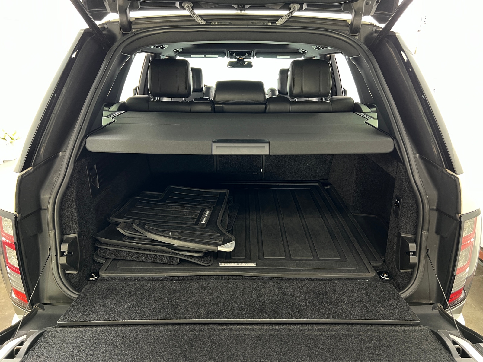 Thumbnail: 2015 Land Rover Range Rover - 6