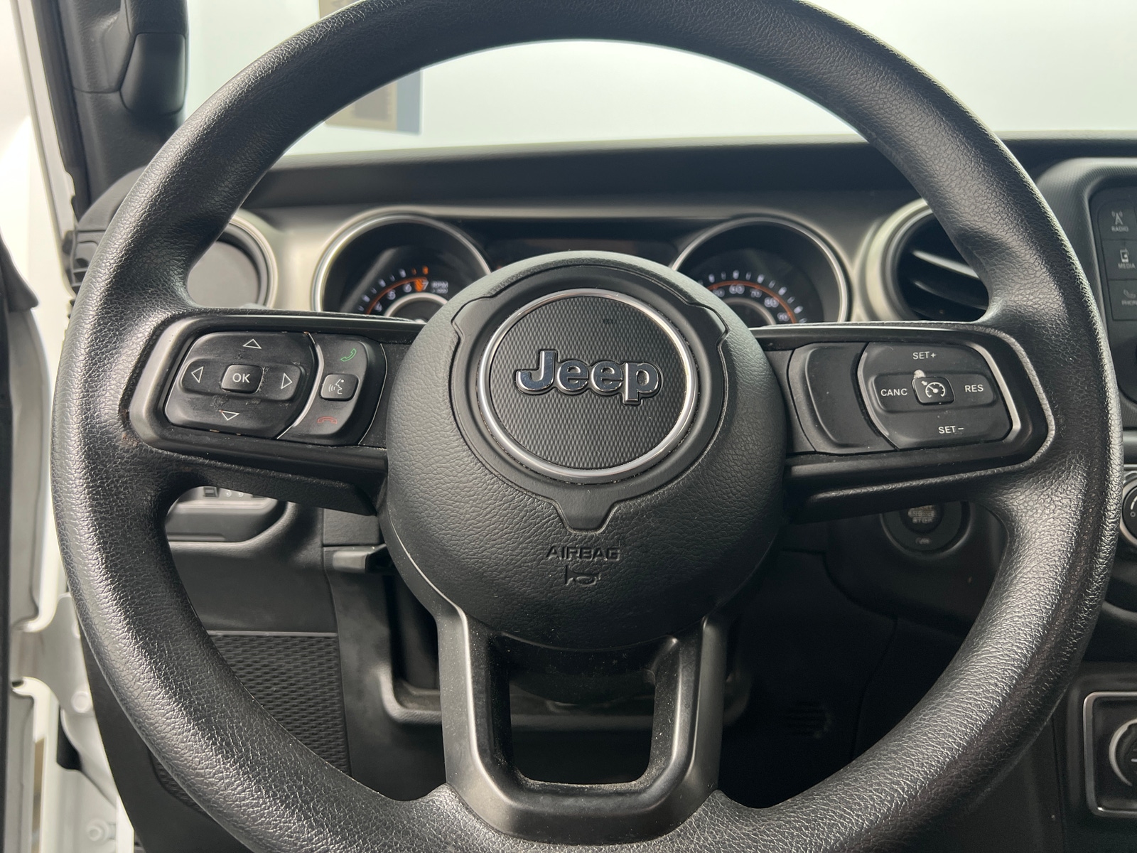 Thumbnail: 2021 Jeep Gladiator - 5