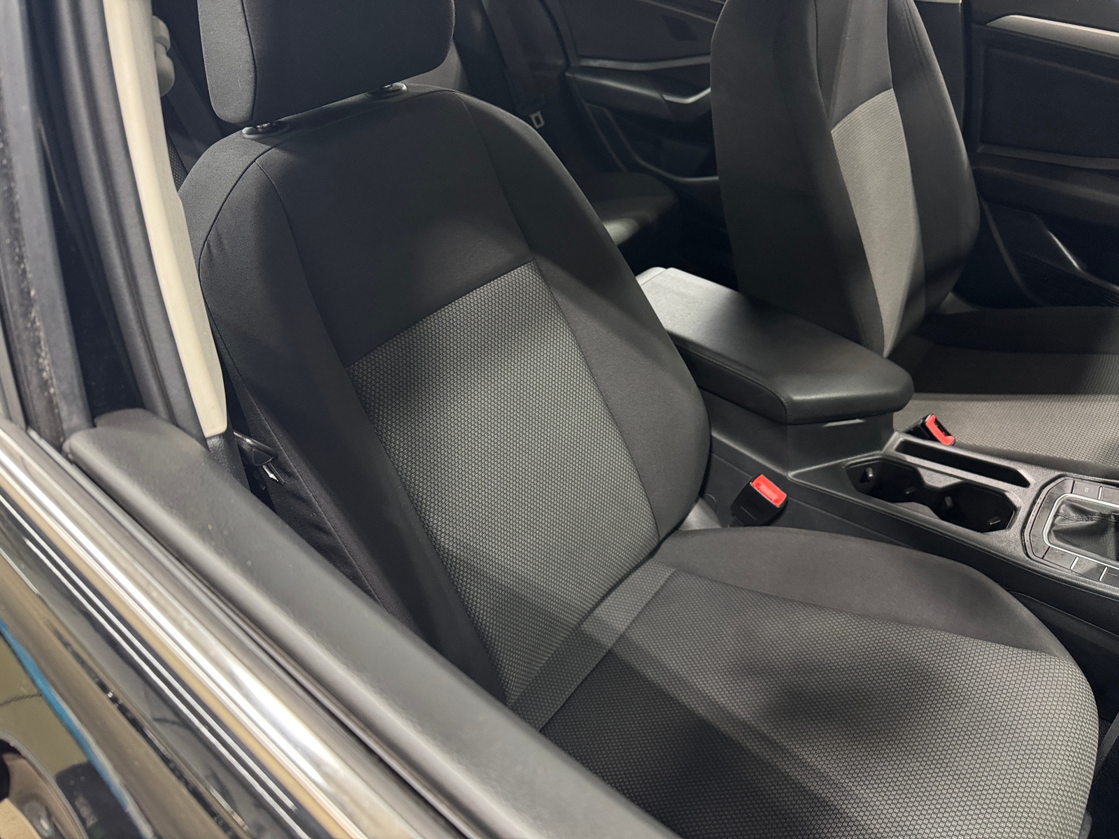 Thumbnail: 2019 Volkswagen Jetta - 2