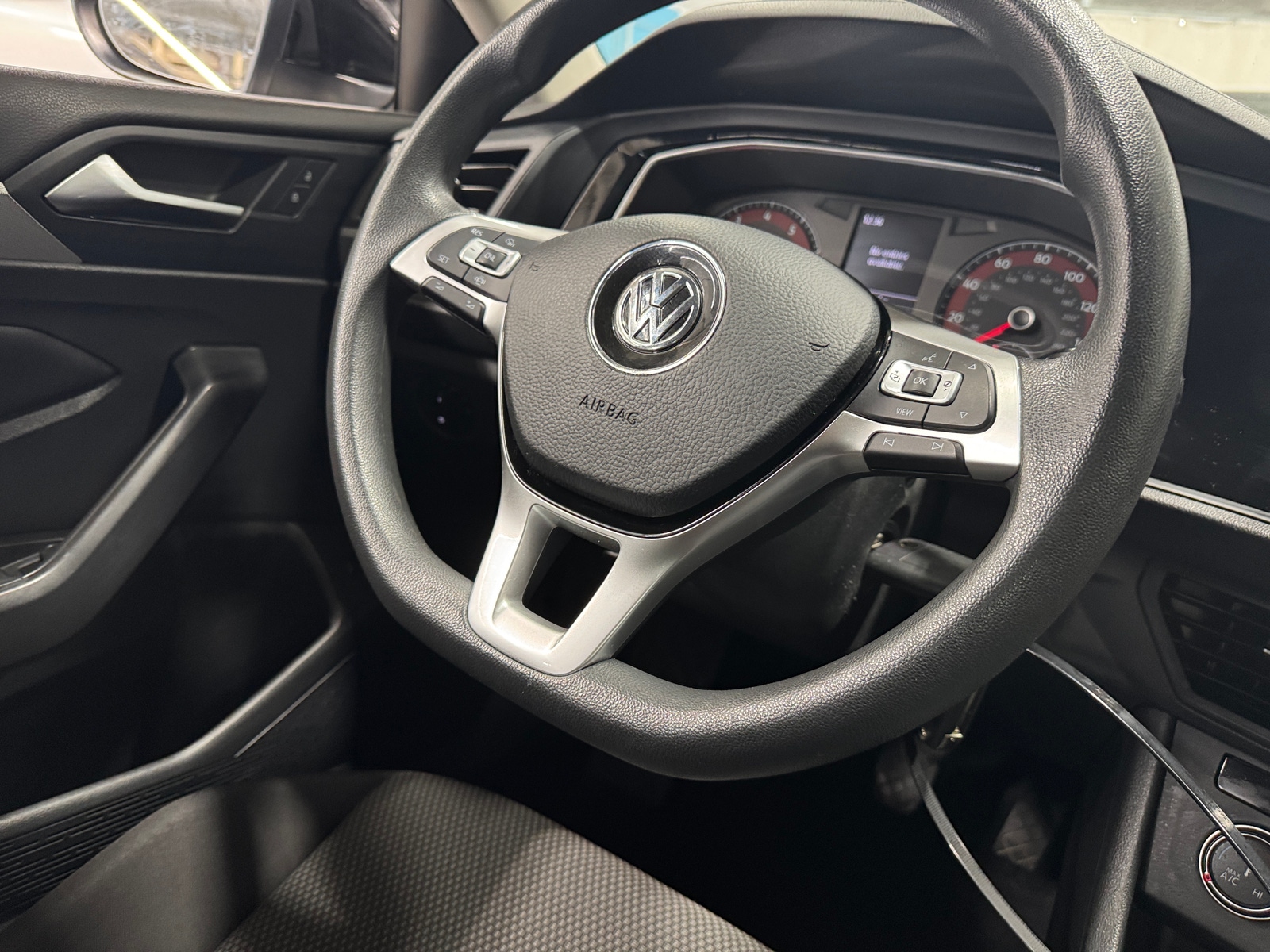Thumbnail: 2019 Volkswagen Jetta - 5