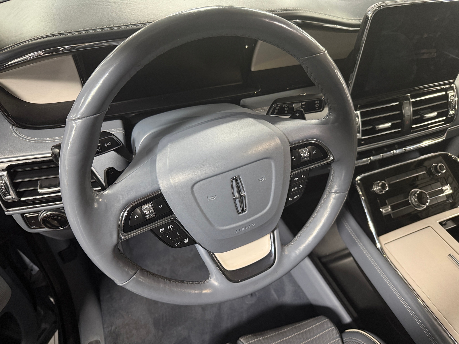 Thumbnail: 2019 Lincoln Navigator - 4