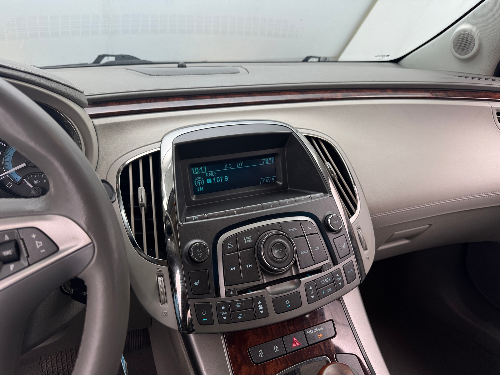 Thumbnail: 2011 Buick LaCrosse - 3